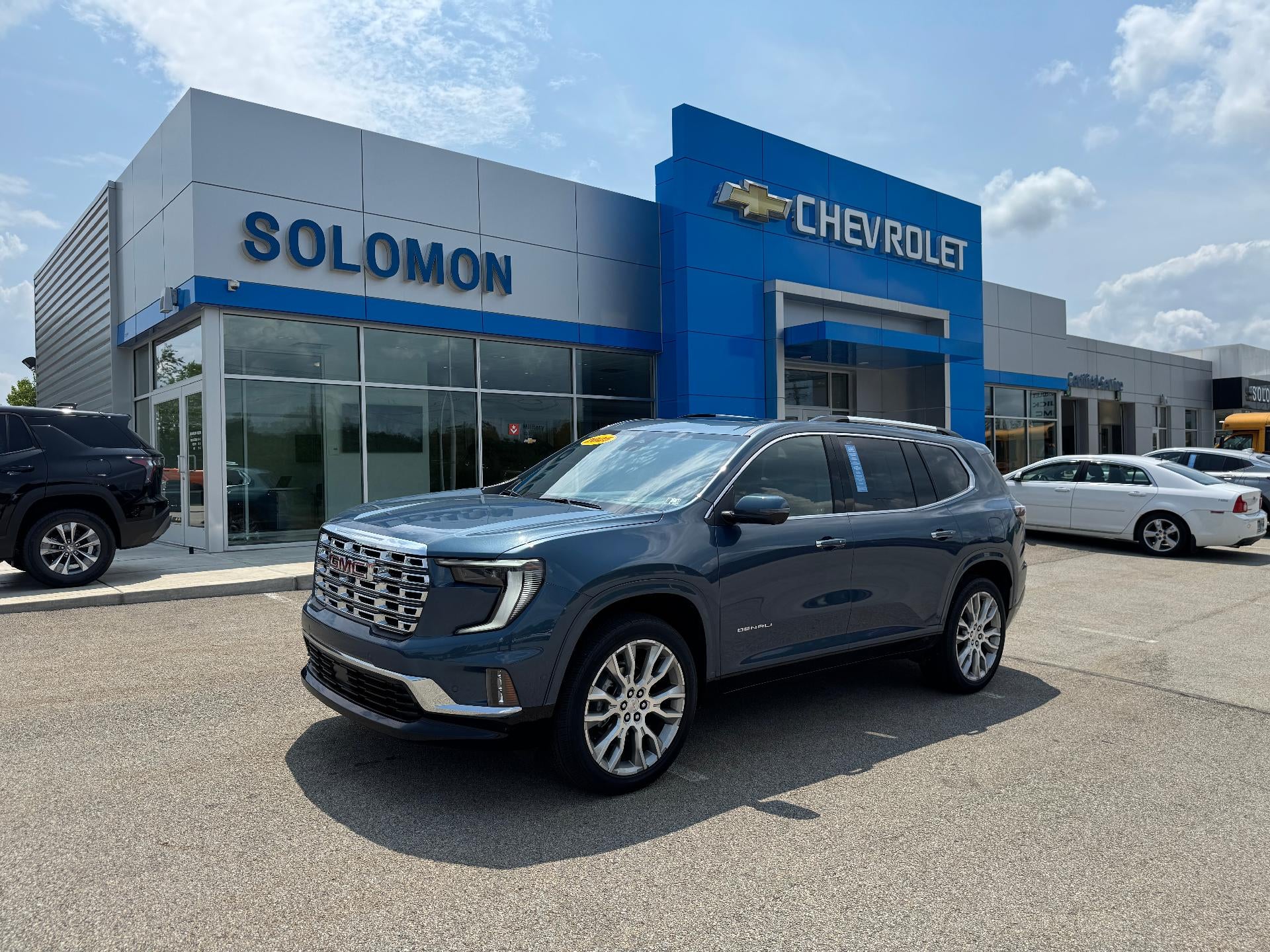 2025 GMC Acadia Denali