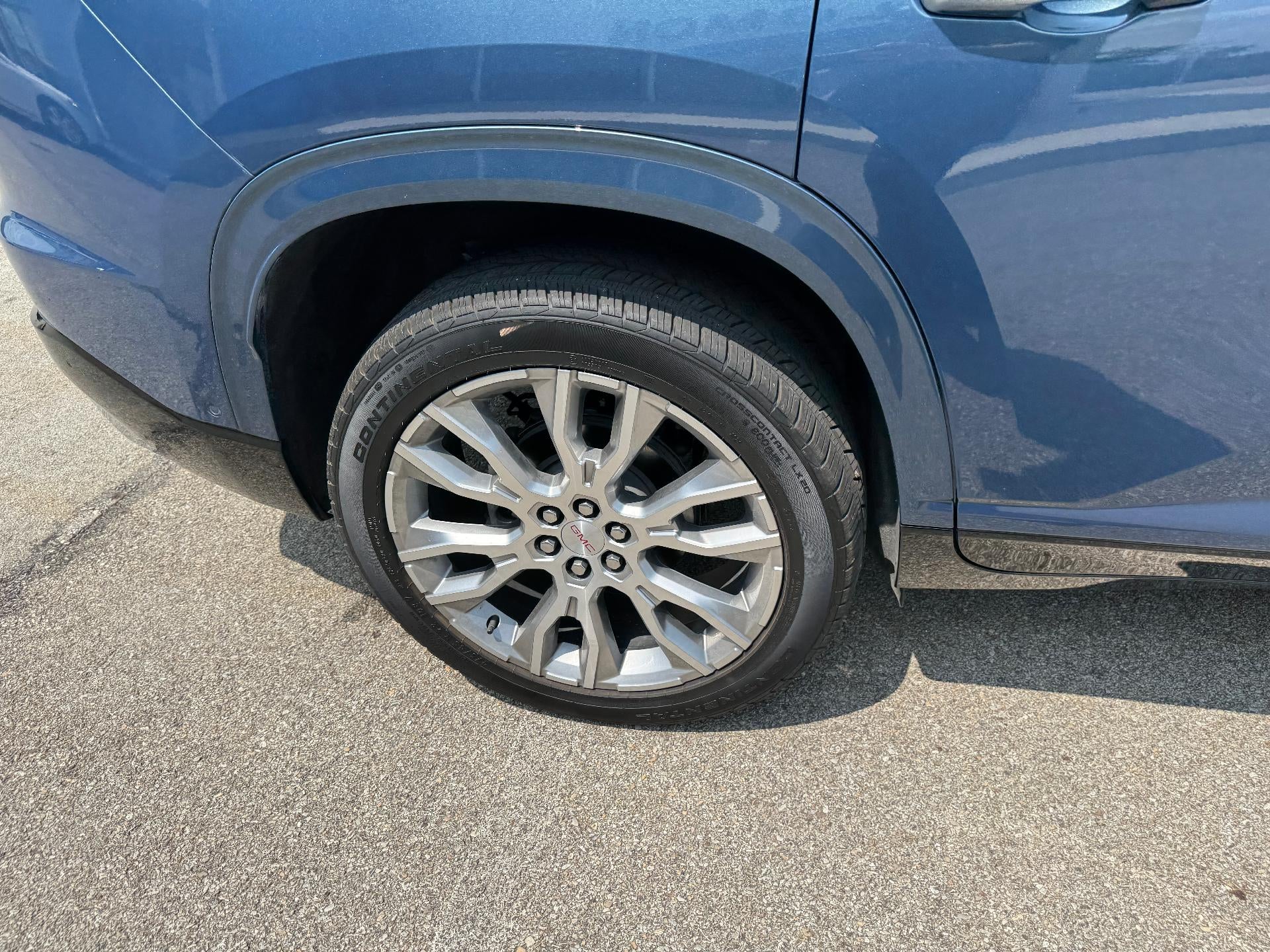 2025 GMC Acadia Denali