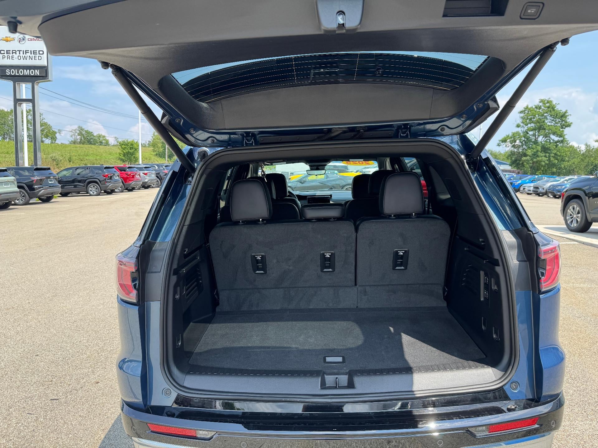 2025 GMC Acadia Denali