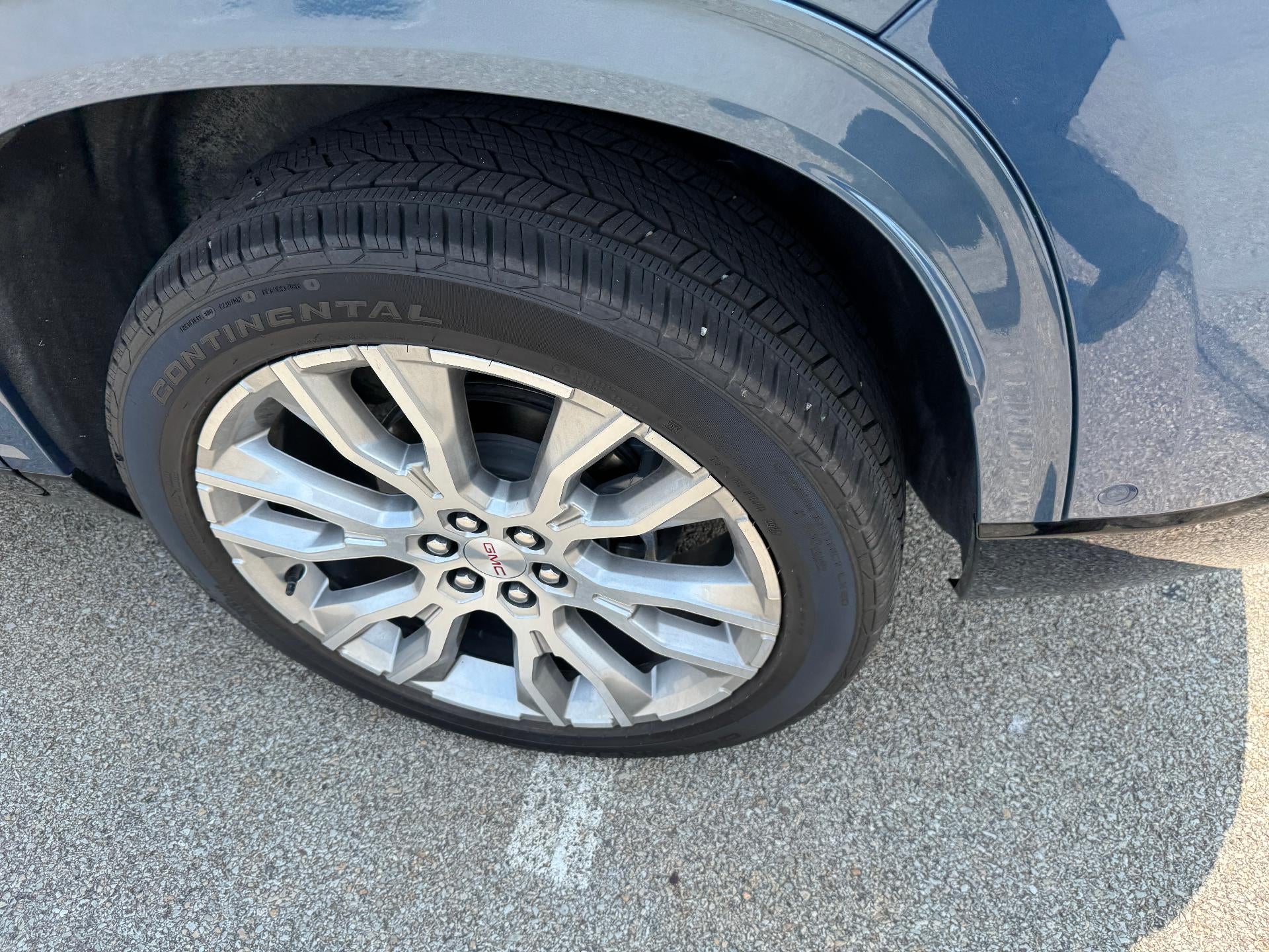 2025 GMC Acadia Denali