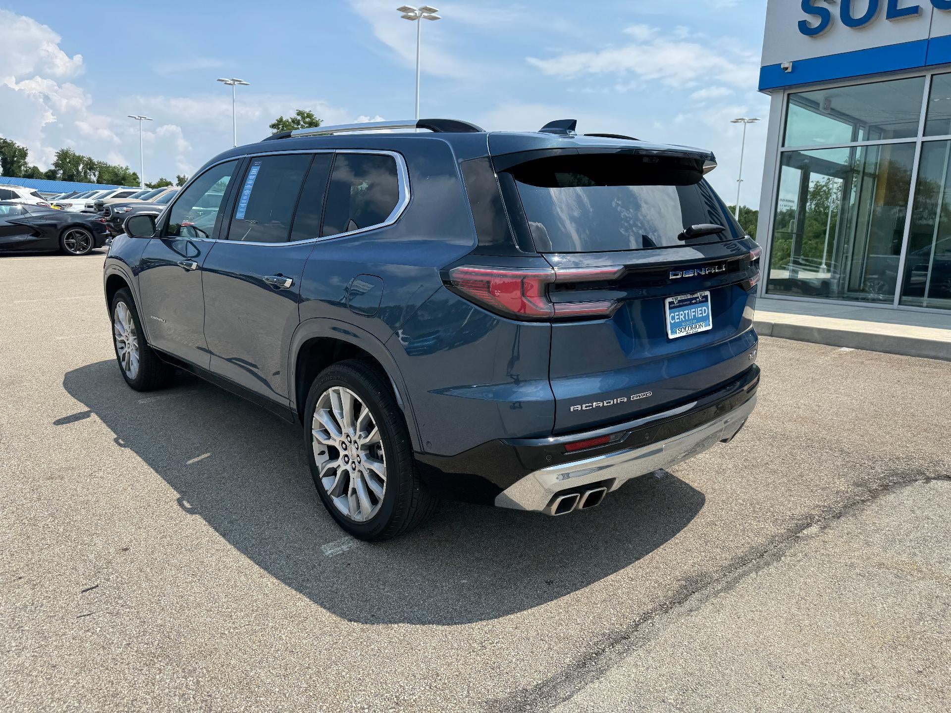 2025 GMC Acadia Denali