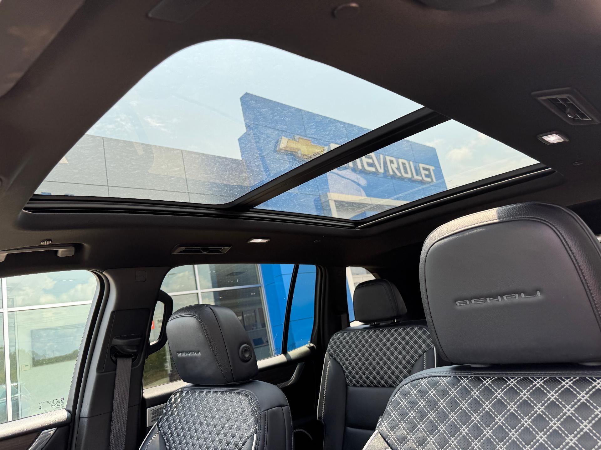 2025 GMC Acadia Denali