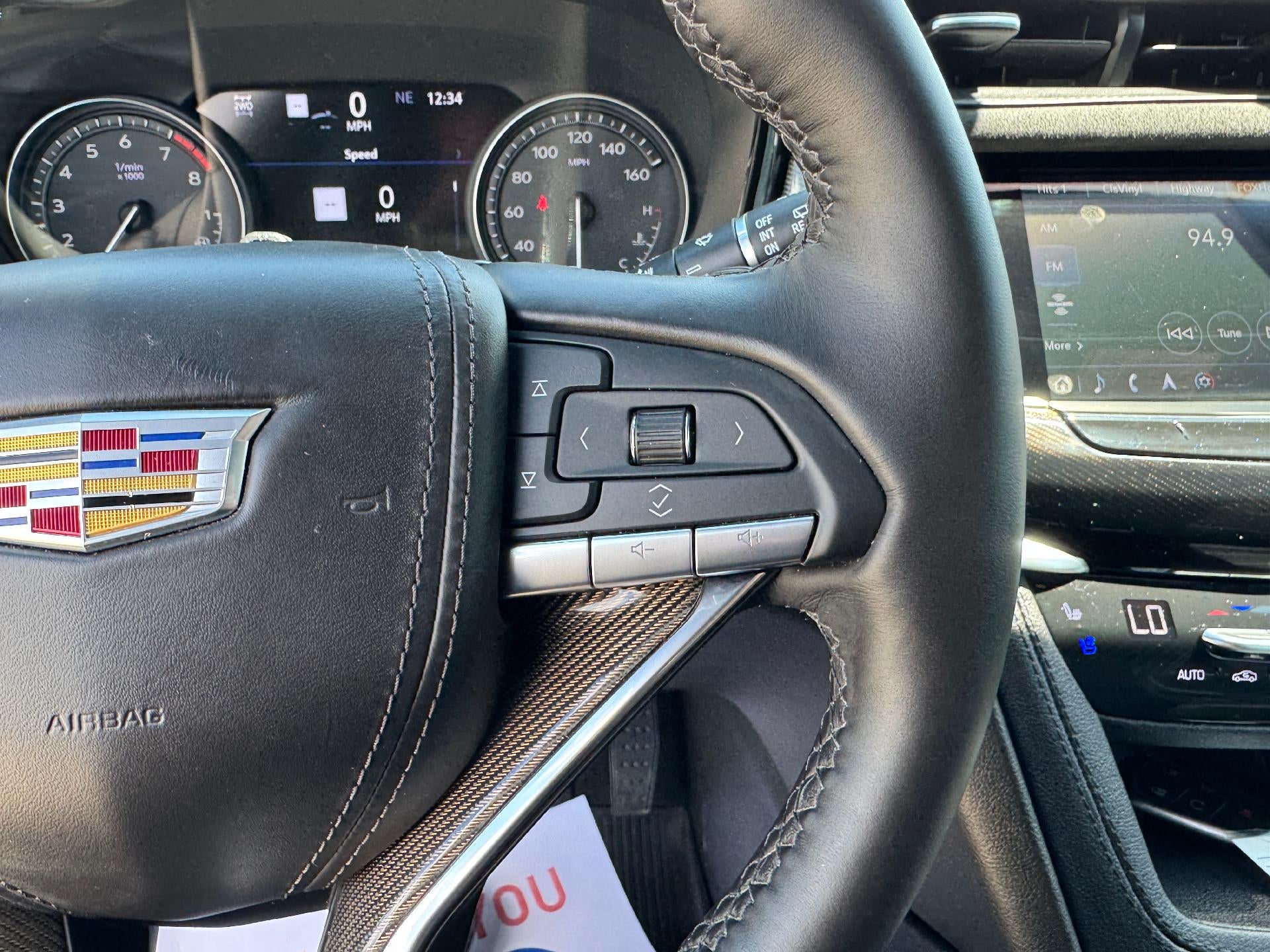 2025 Cadillac XT6 Premium Luxury