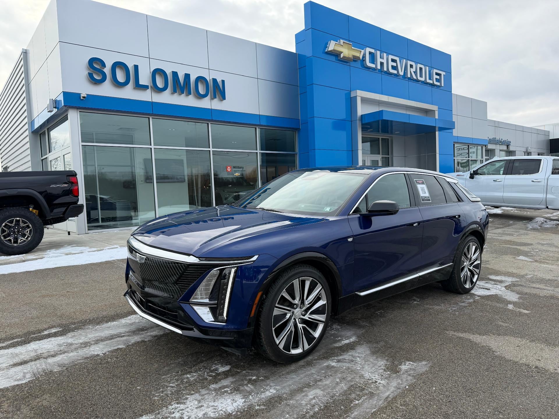 2024 Cadillac LYRIQ Luxury 3