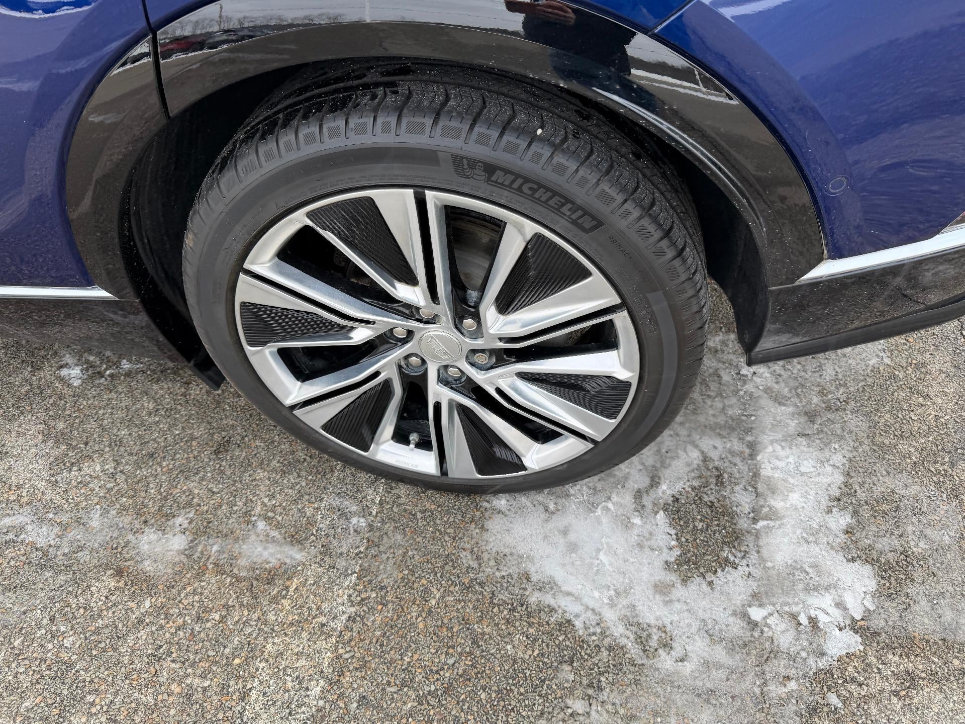 2024 Cadillac LYRIQ Luxury 3