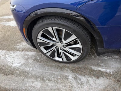 2024 Cadillac LYRIQ Luxury 3