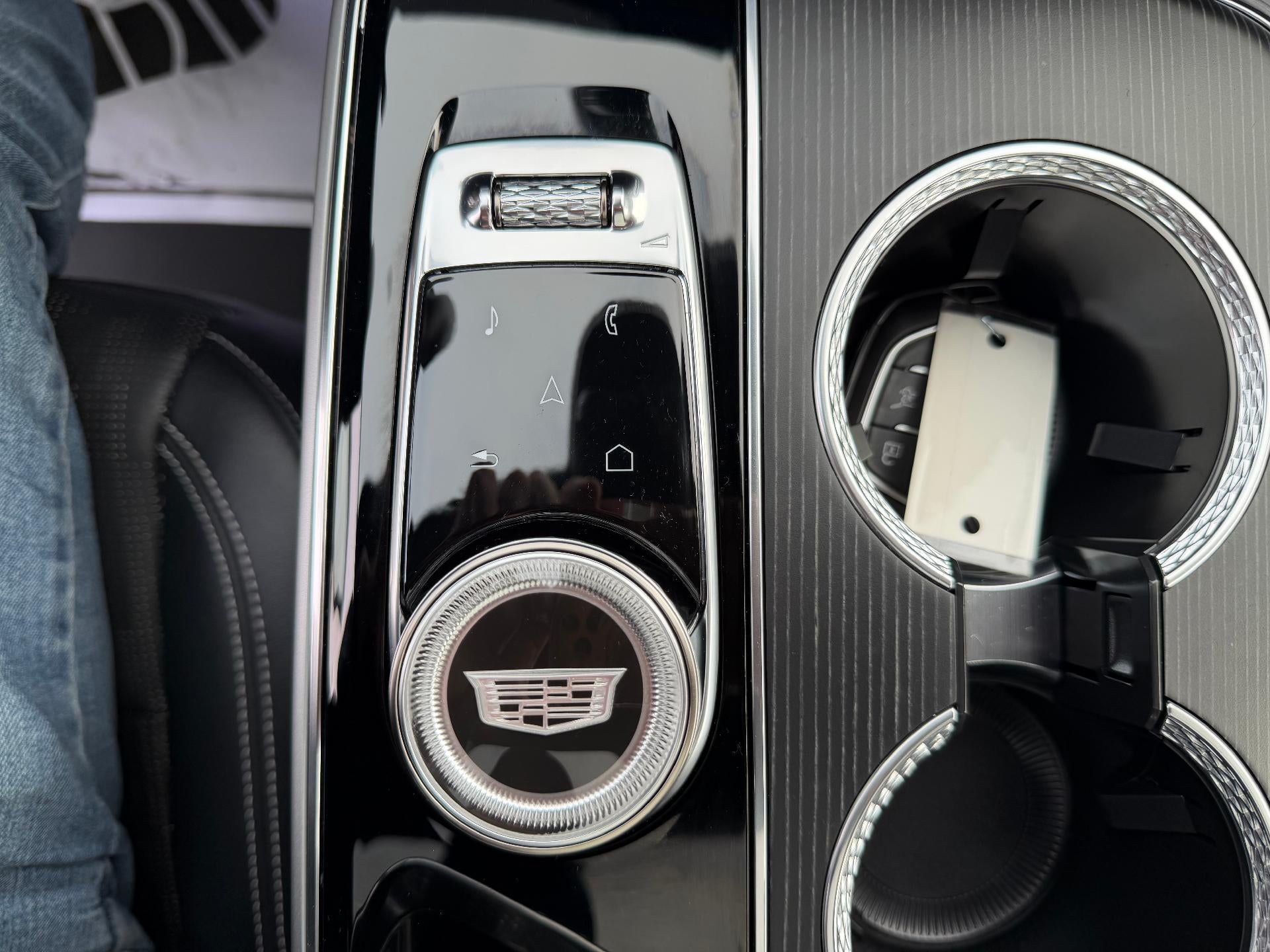 2024 Cadillac LYRIQ Luxury 3