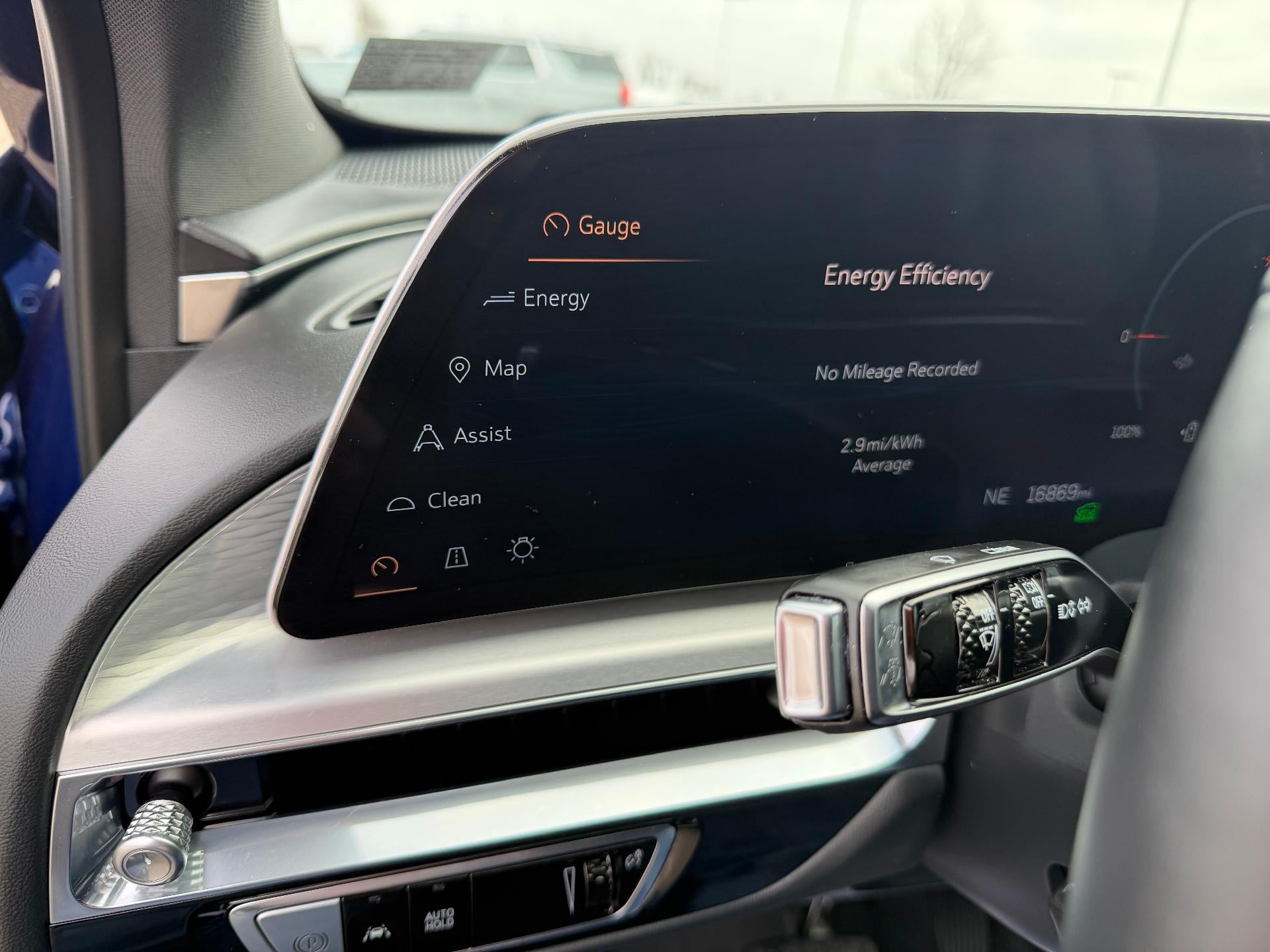 2024 Cadillac LYRIQ Luxury 3