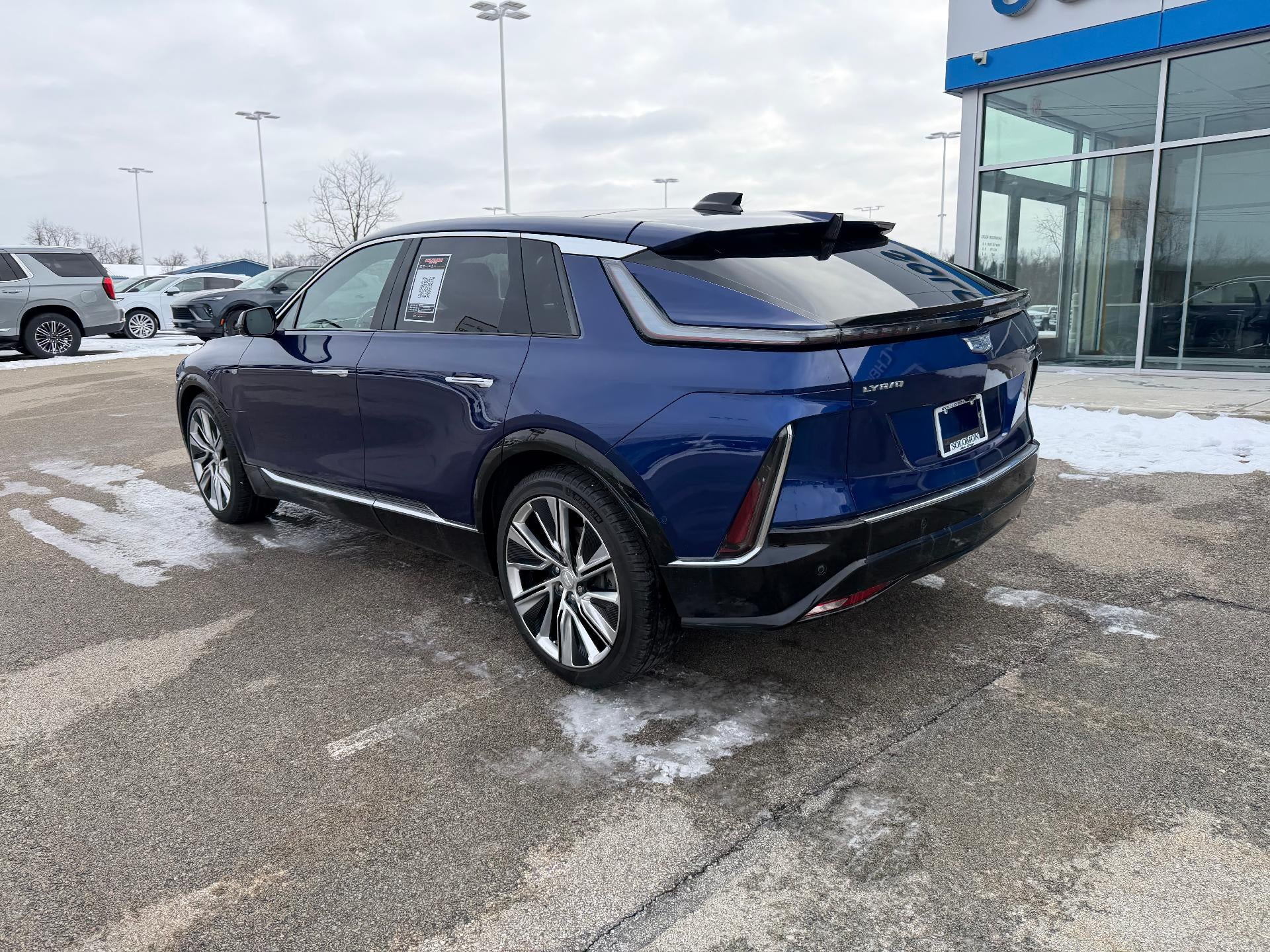 2024 Cadillac LYRIQ Luxury 3