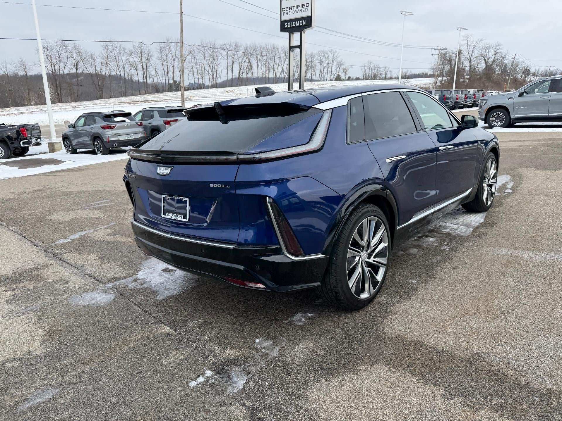 2024 Cadillac LYRIQ Luxury 3