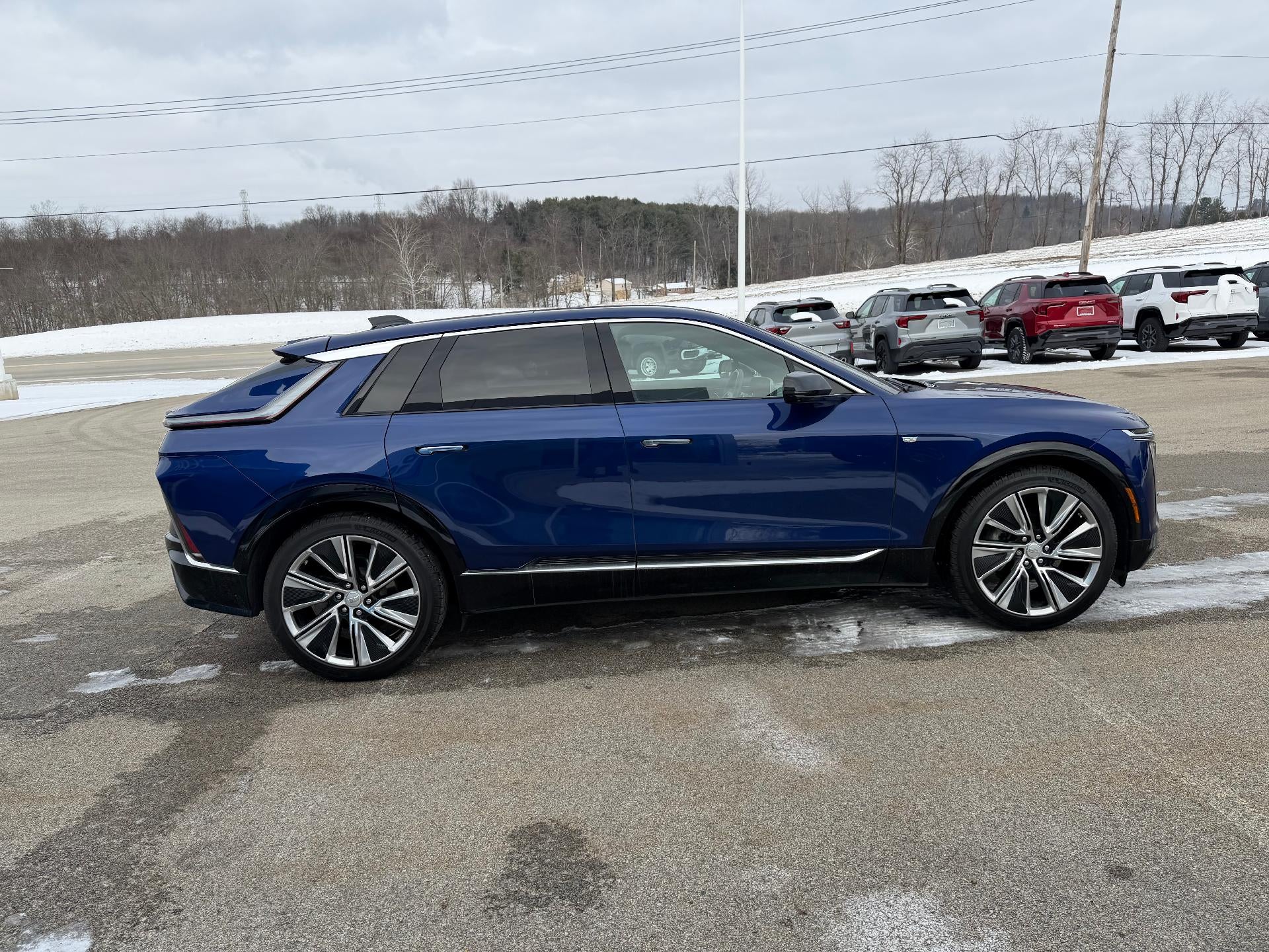 2024 Cadillac LYRIQ Luxury 3