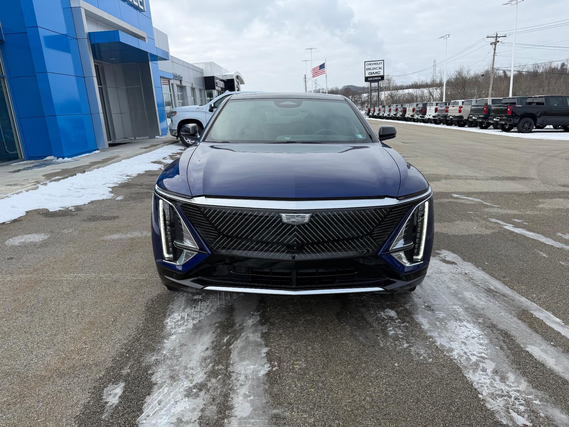 2024 Cadillac LYRIQ Luxury 3