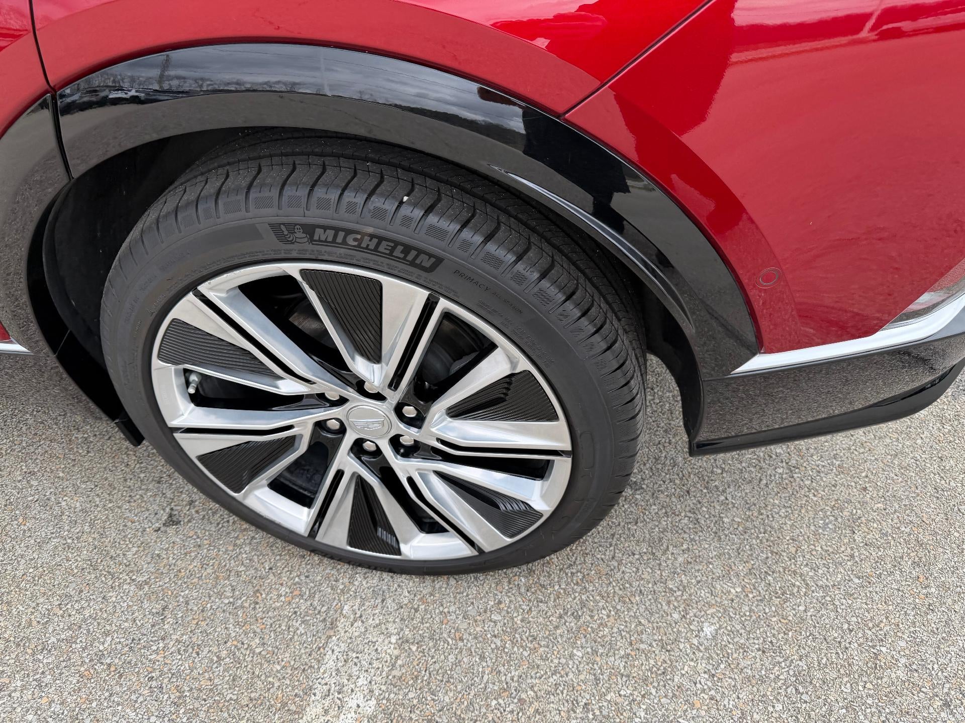 2024 Cadillac LYRIQ Luxury 3