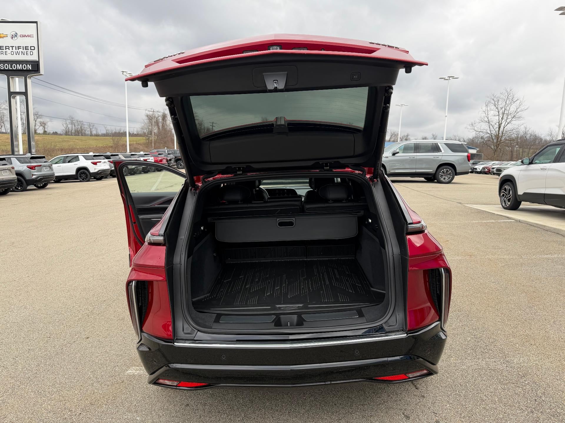 2024 Cadillac LYRIQ Luxury 3