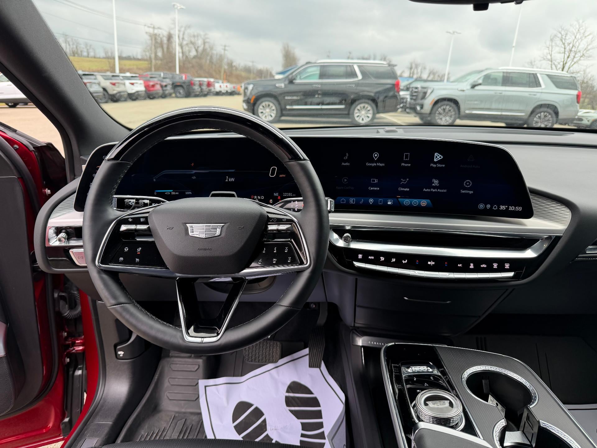 2024 Cadillac LYRIQ Luxury 3