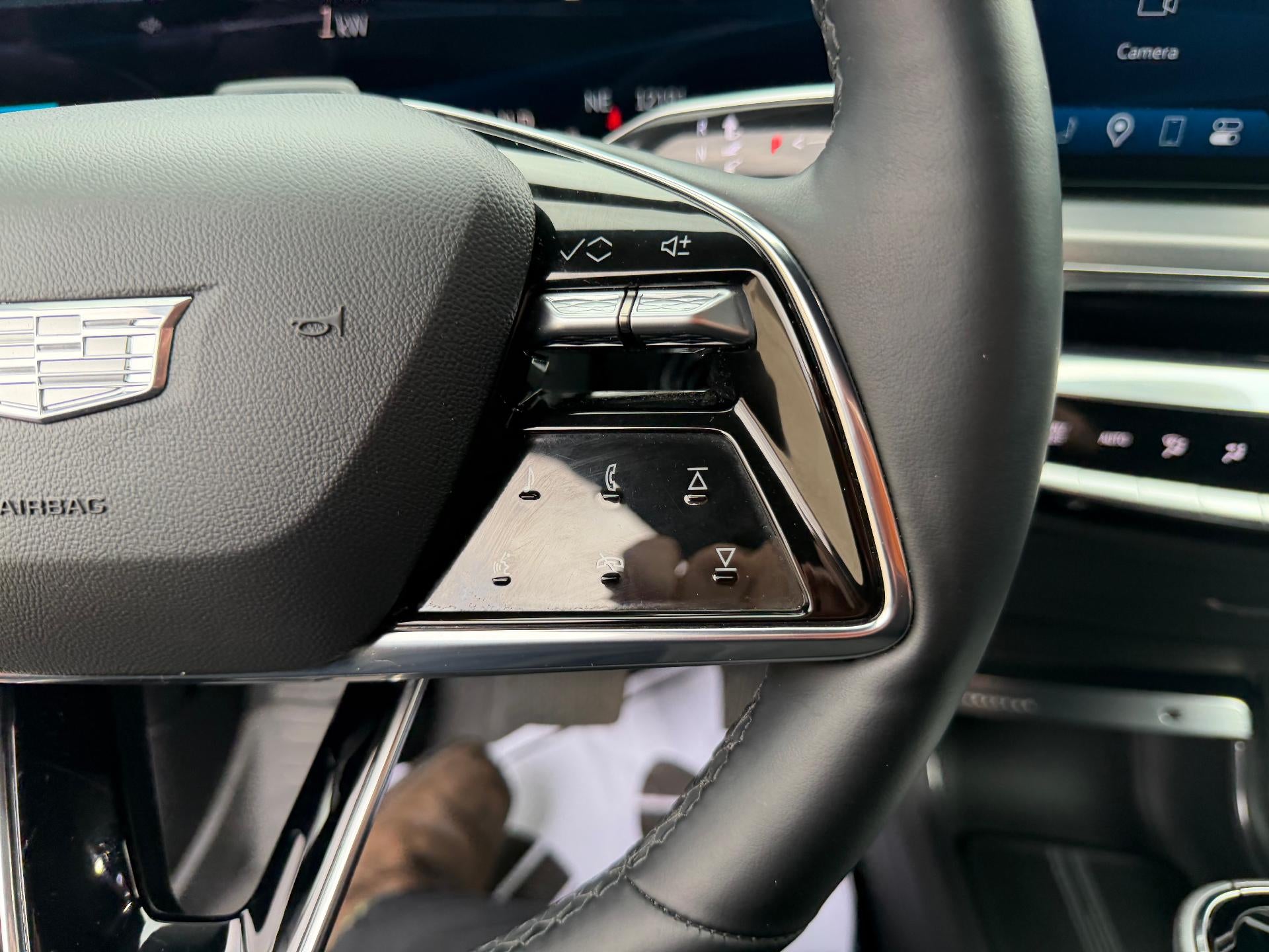 2024 Cadillac LYRIQ Luxury 3