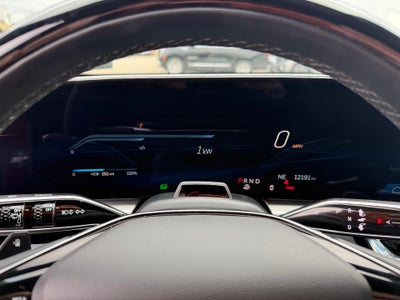 2024 Cadillac LYRIQ Luxury 3