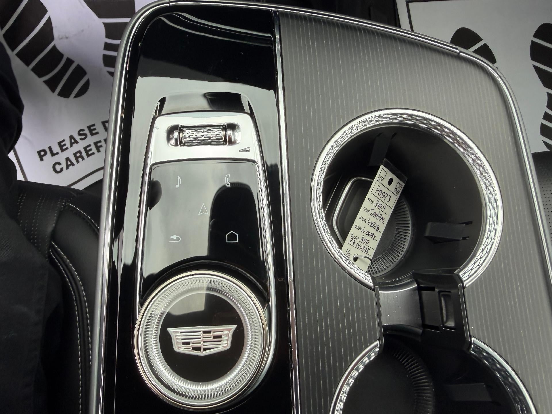 2024 Cadillac LYRIQ Luxury 3