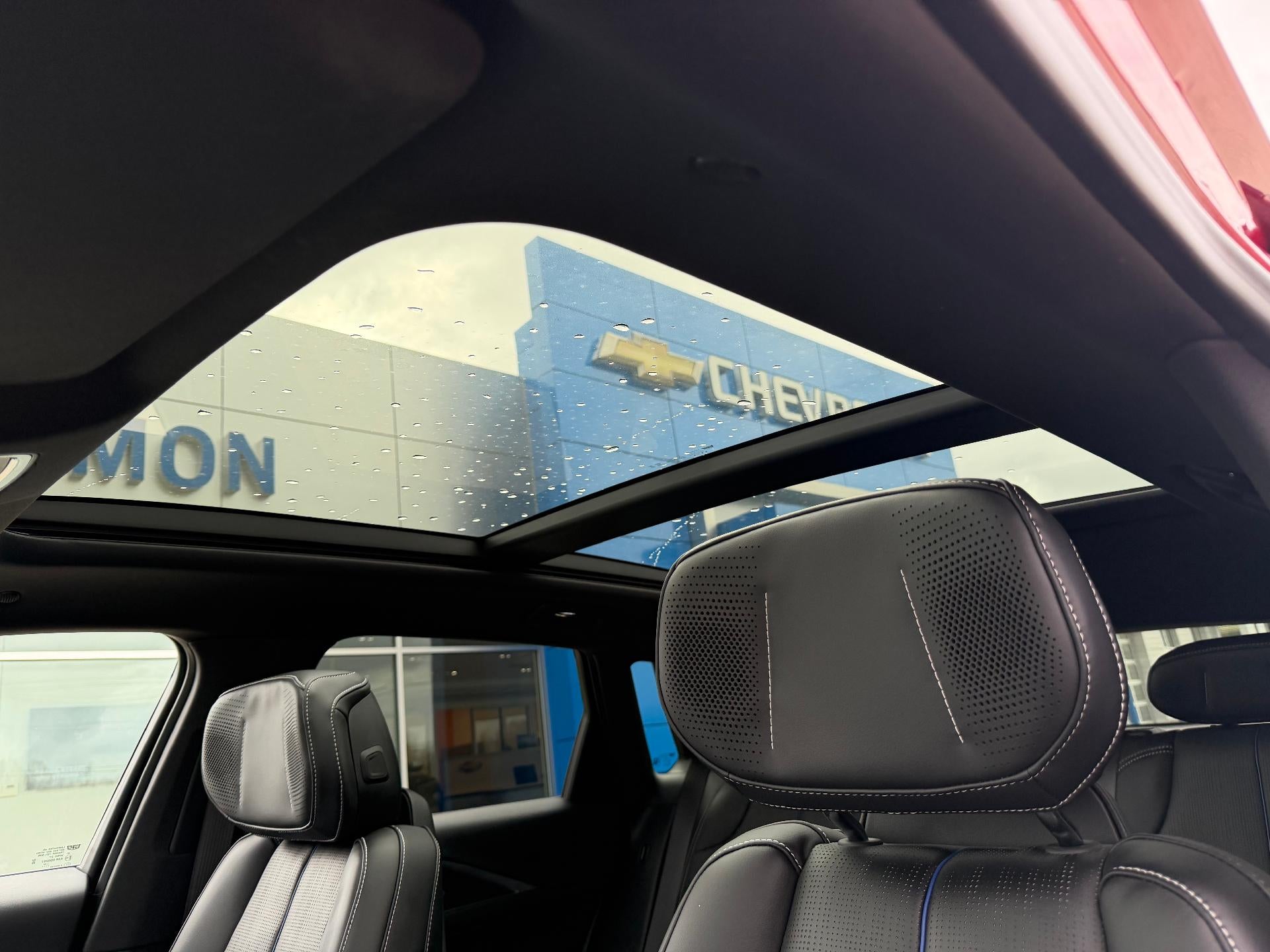 2024 Cadillac LYRIQ Luxury 3