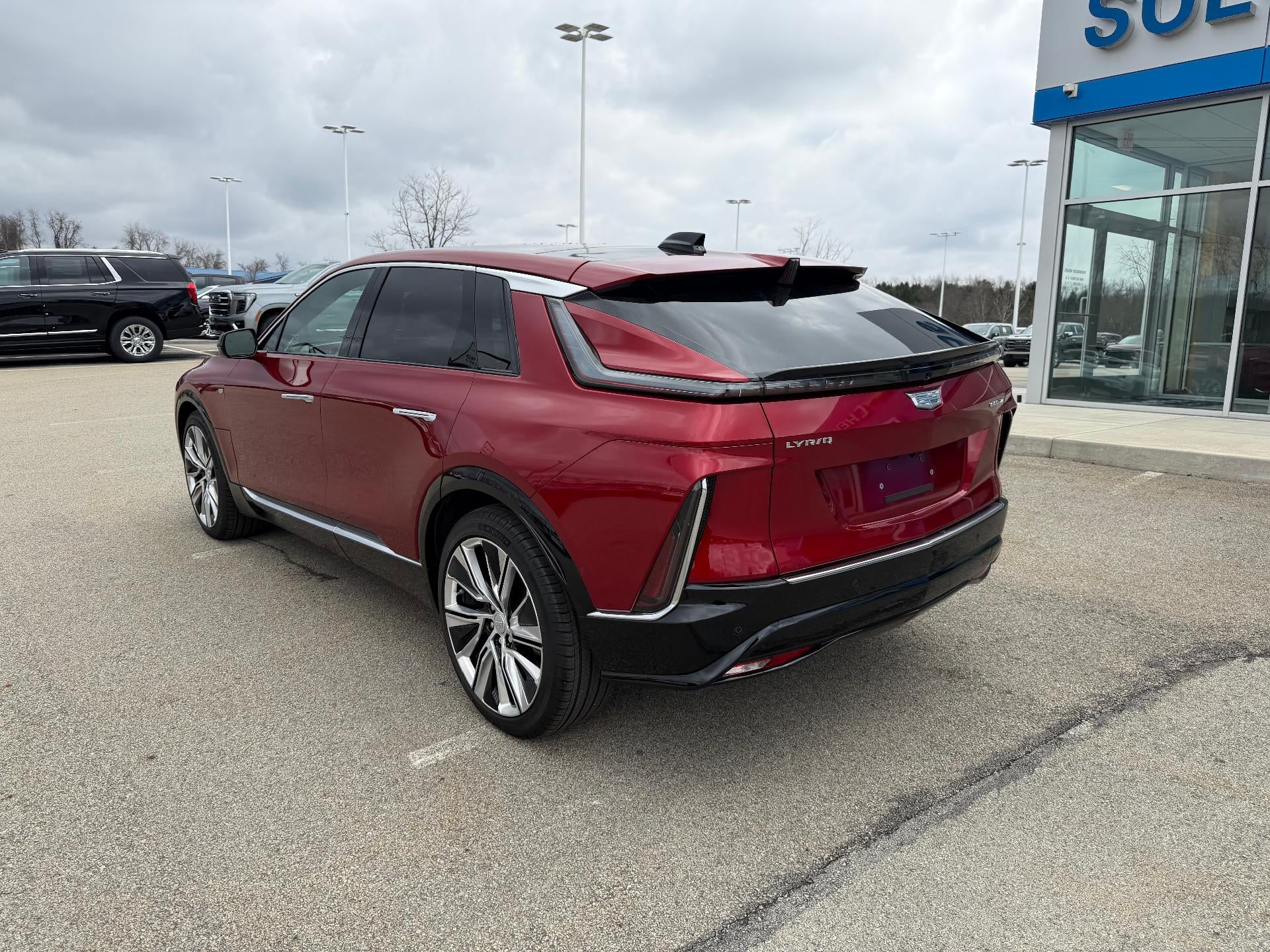 2024 Cadillac LYRIQ Luxury 3