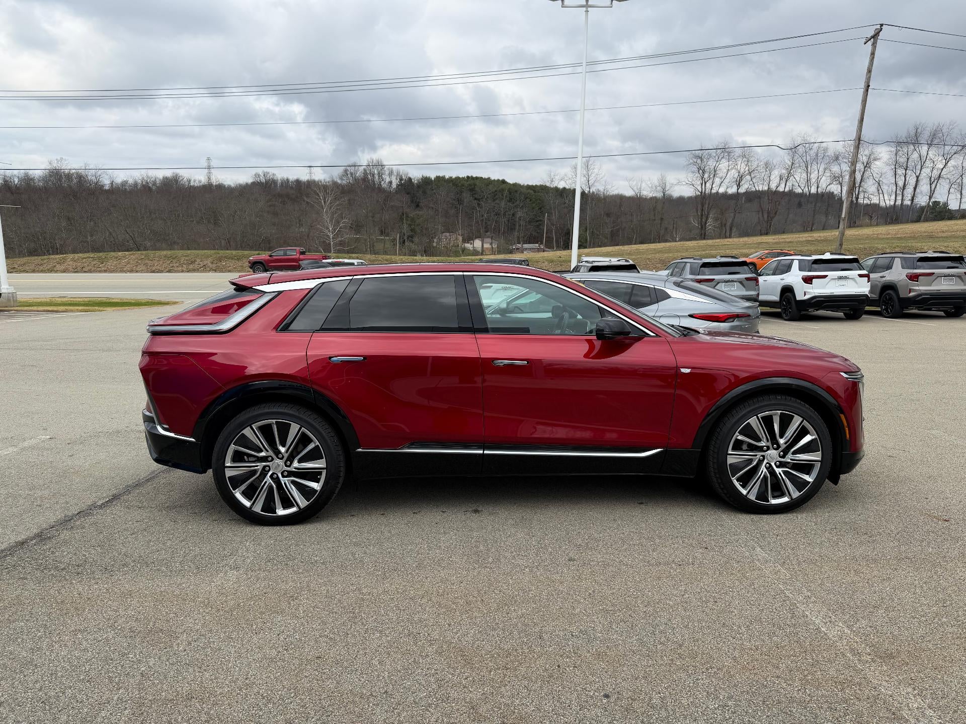 2024 Cadillac LYRIQ Luxury 3