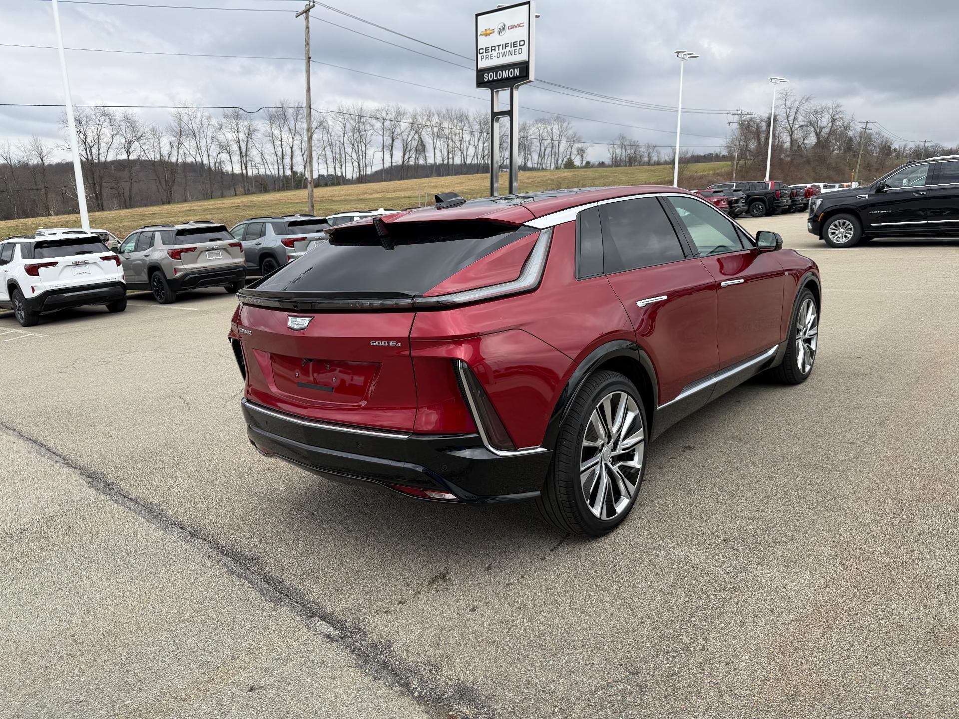 2024 Cadillac LYRIQ Luxury 3