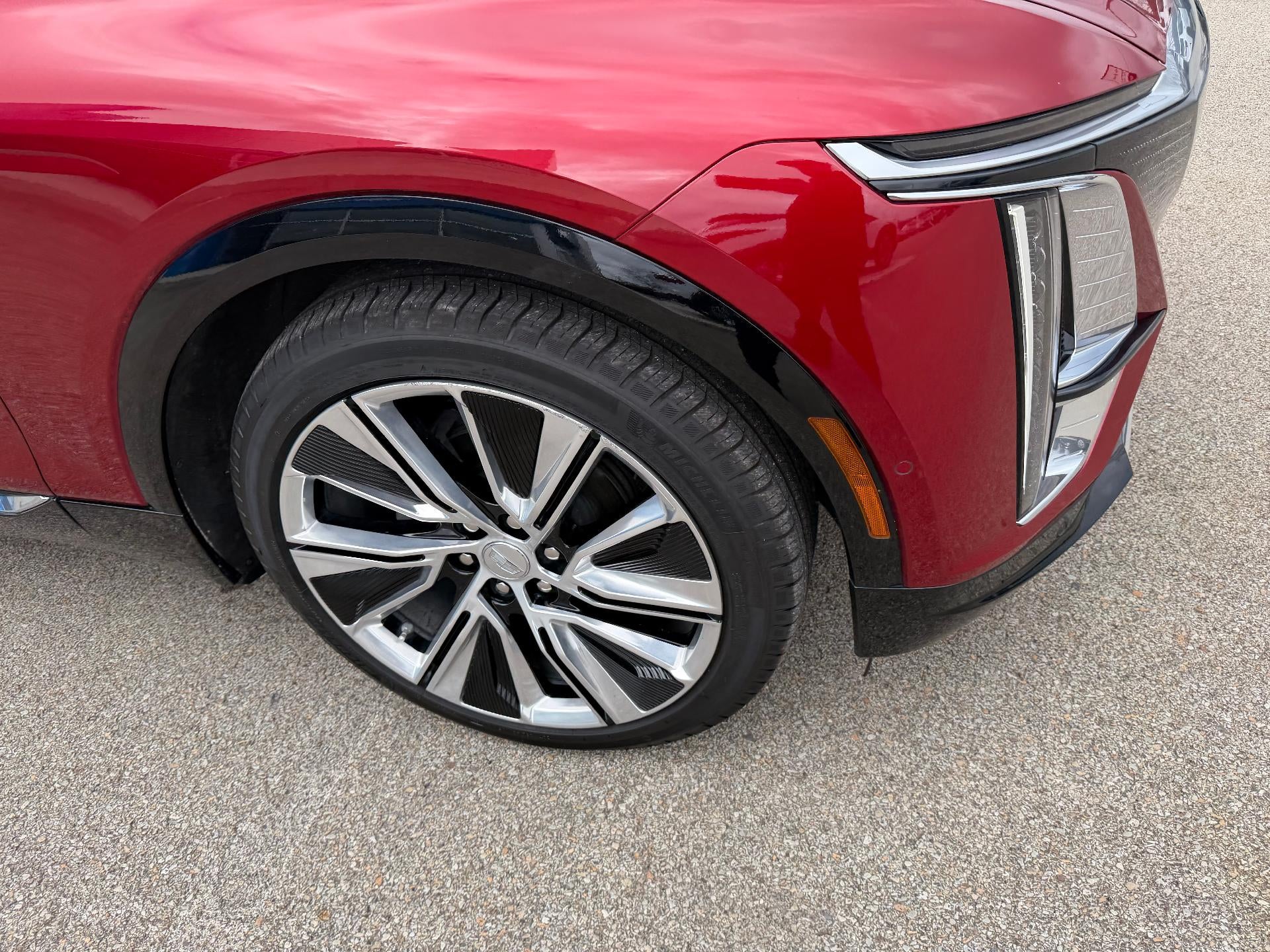 2024 Cadillac LYRIQ Luxury 3