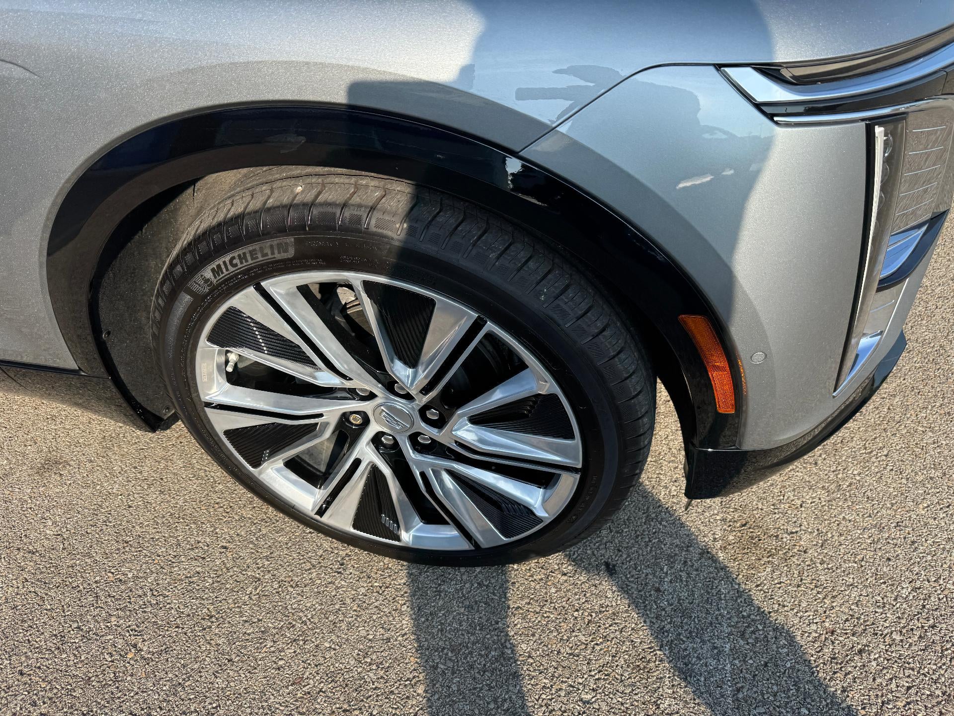 2024 Cadillac LYRIQ Luxury 3