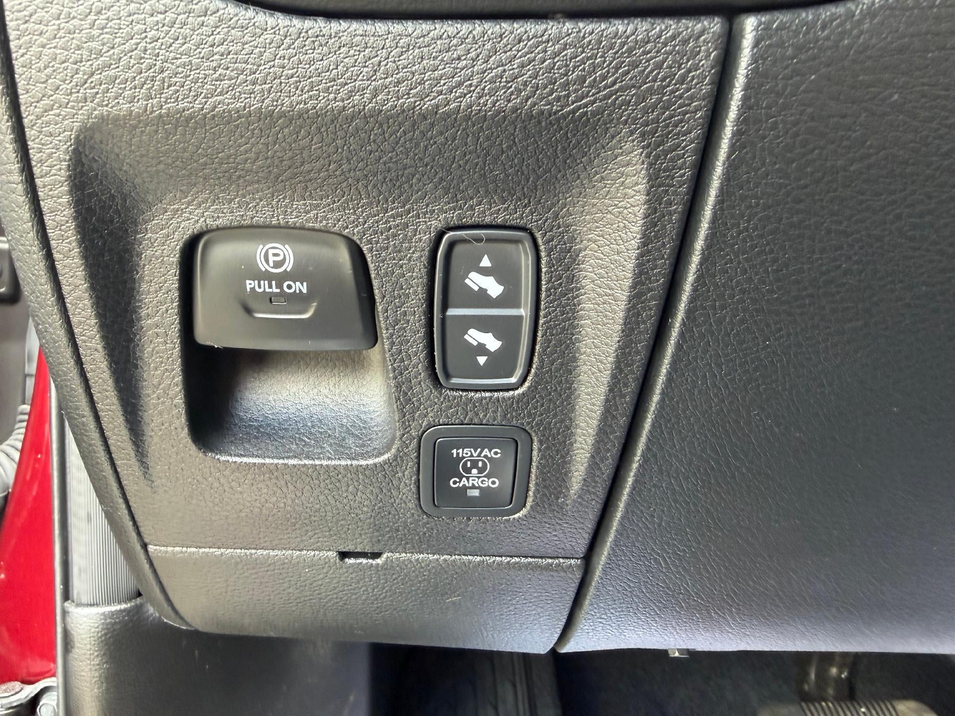 2025 RAM 1500 Limited Crew Cab 4x4 5'7" Box