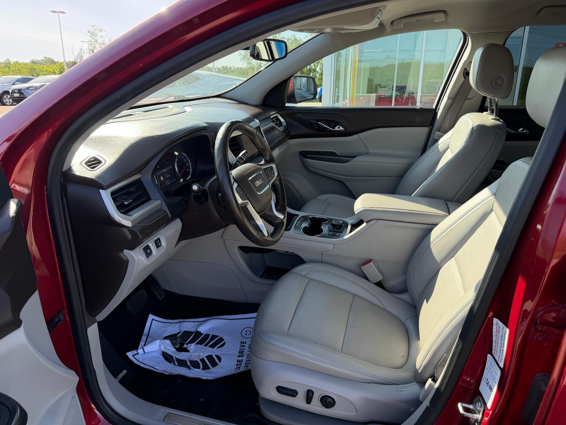 2023 GMC Acadia SLT