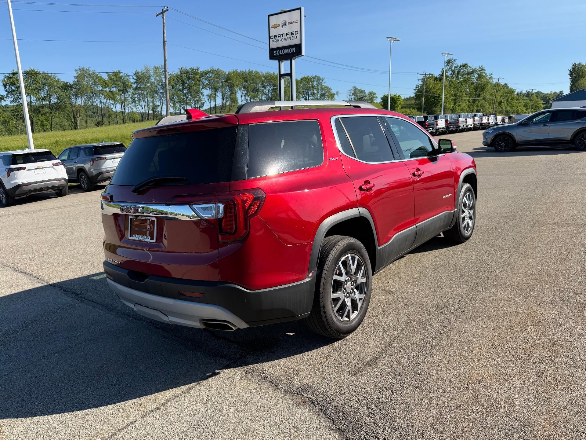 2023 GMC Acadia SLT