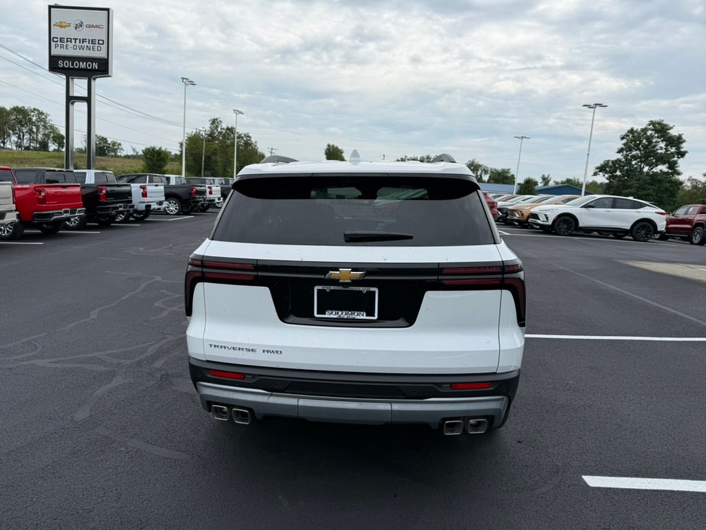 2027 Chevrolet Traverse LT