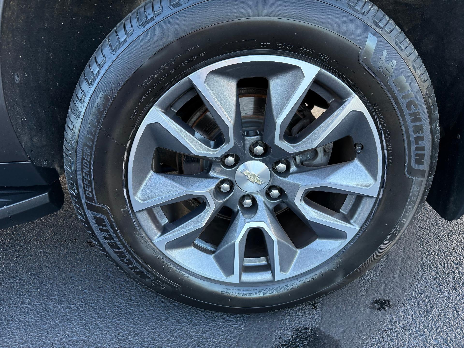 2021 Chevrolet Suburban LT - Photo 10