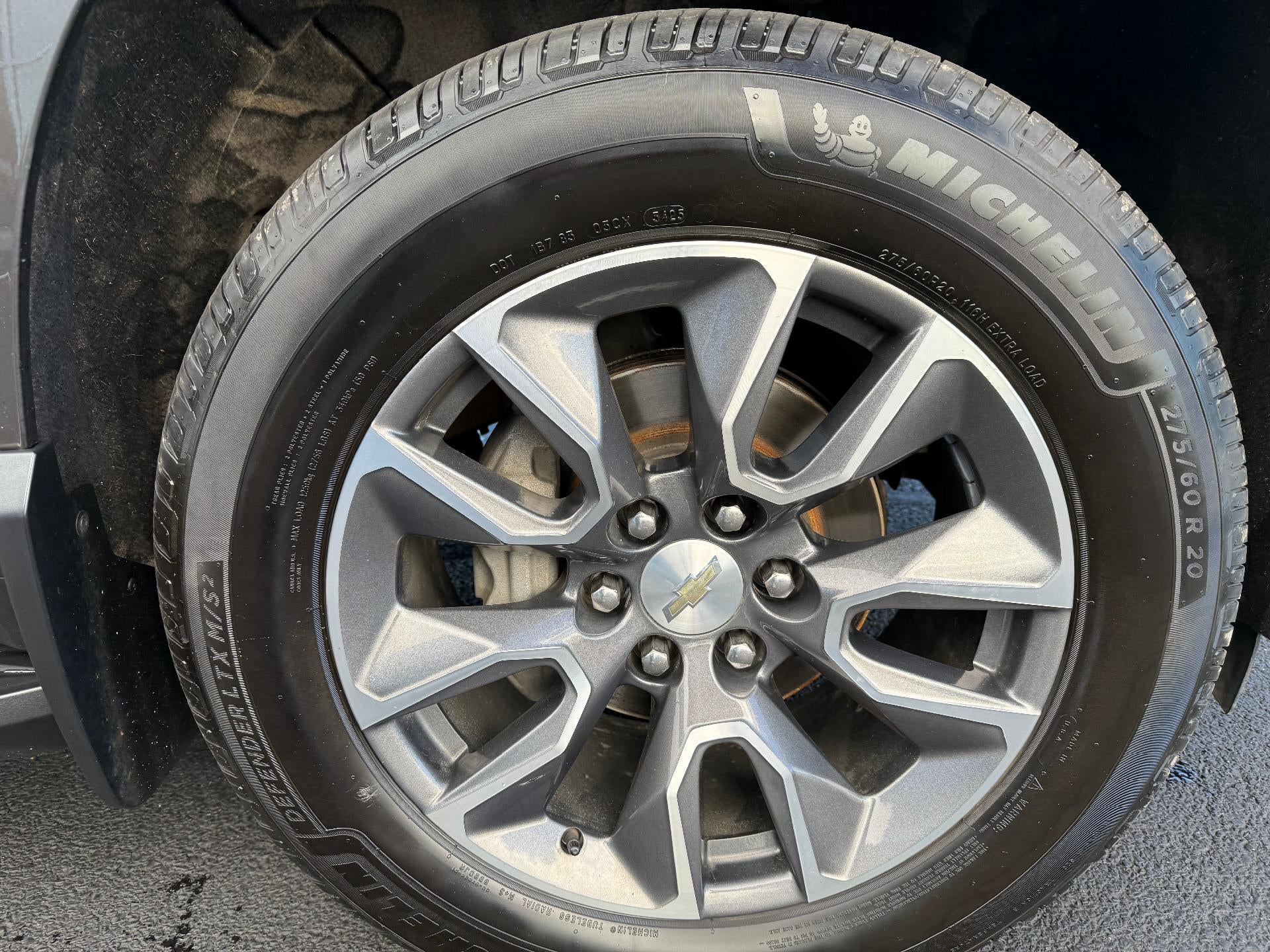 2021 Chevrolet Suburban LT - Photo 12