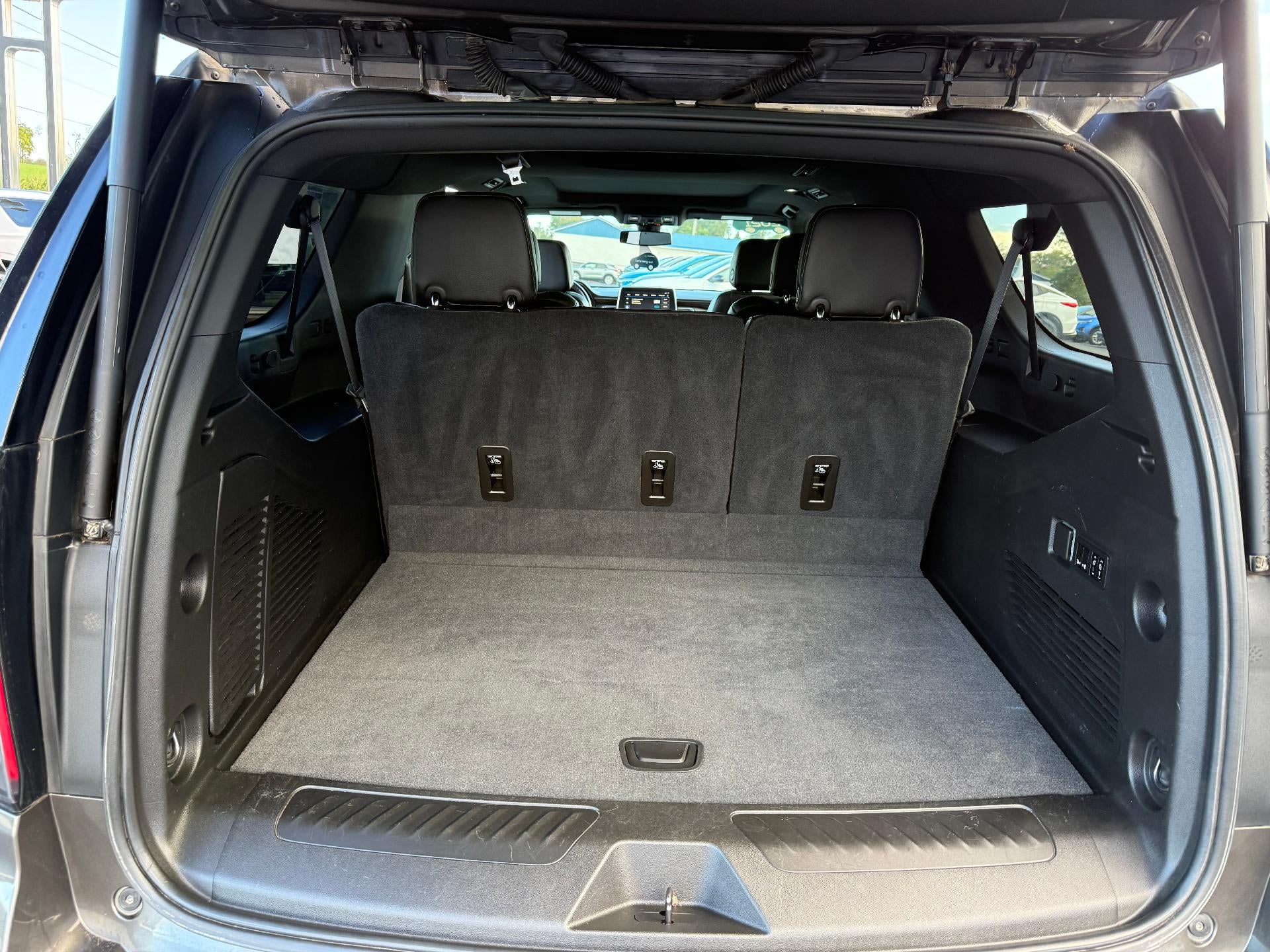 2021 Chevrolet Suburban LT - Photo 15