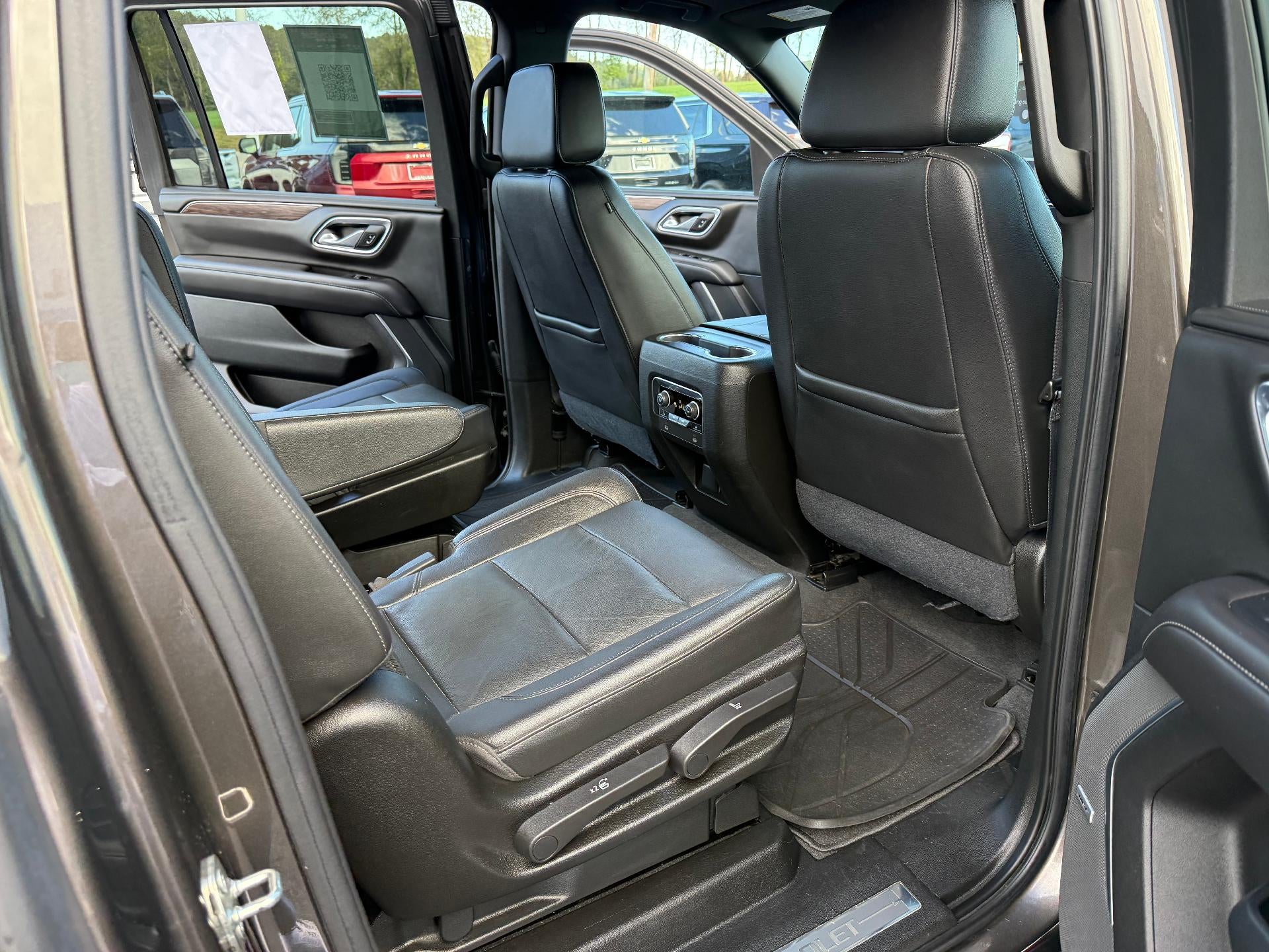 2021 Chevrolet Suburban LT - Photo 16