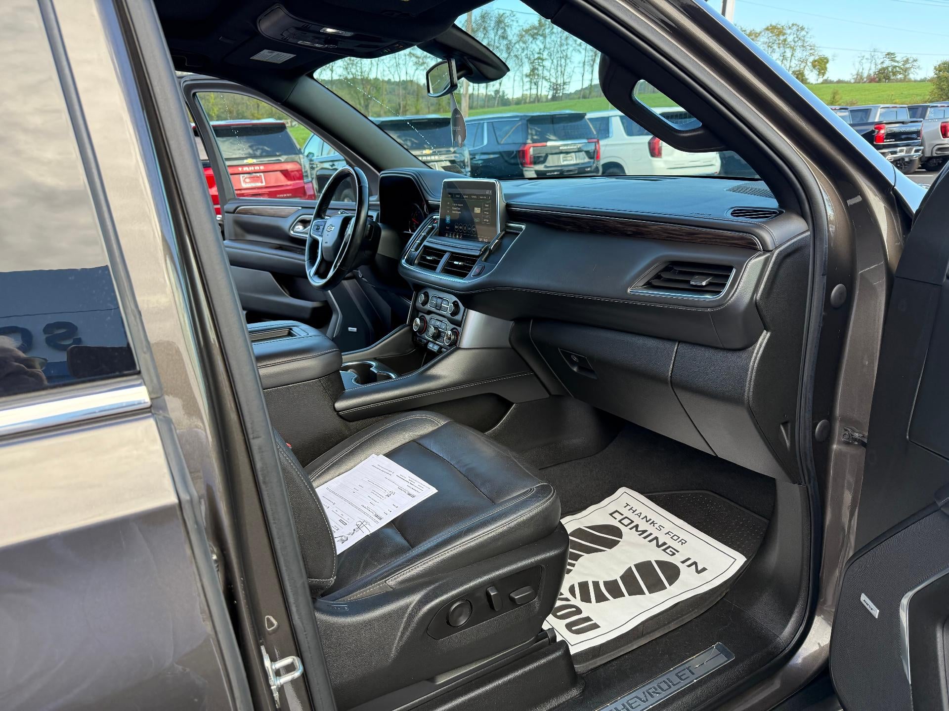 2021 Chevrolet Suburban LT - Photo 17