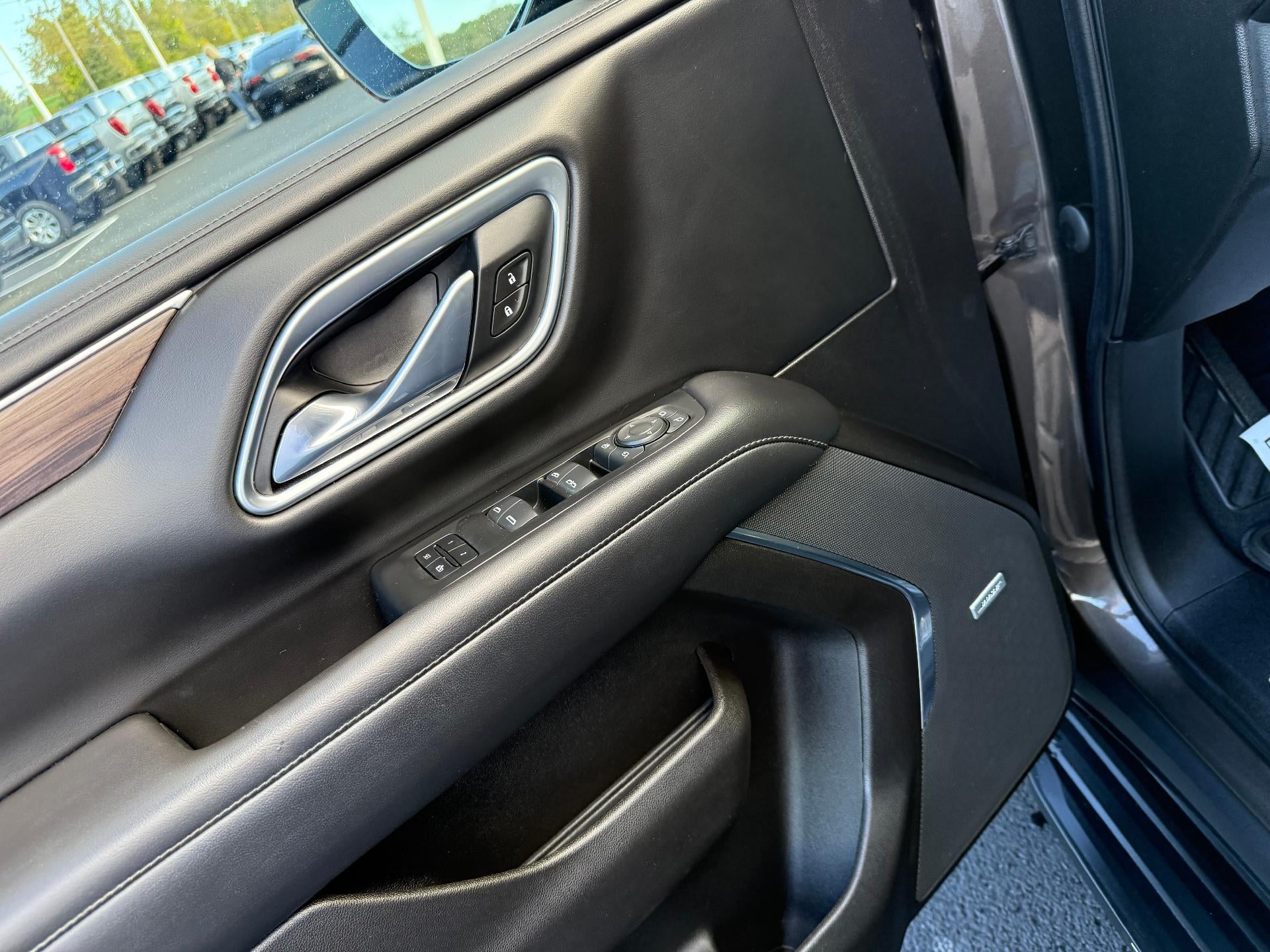 2021 Chevrolet Suburban LT - Photo 18