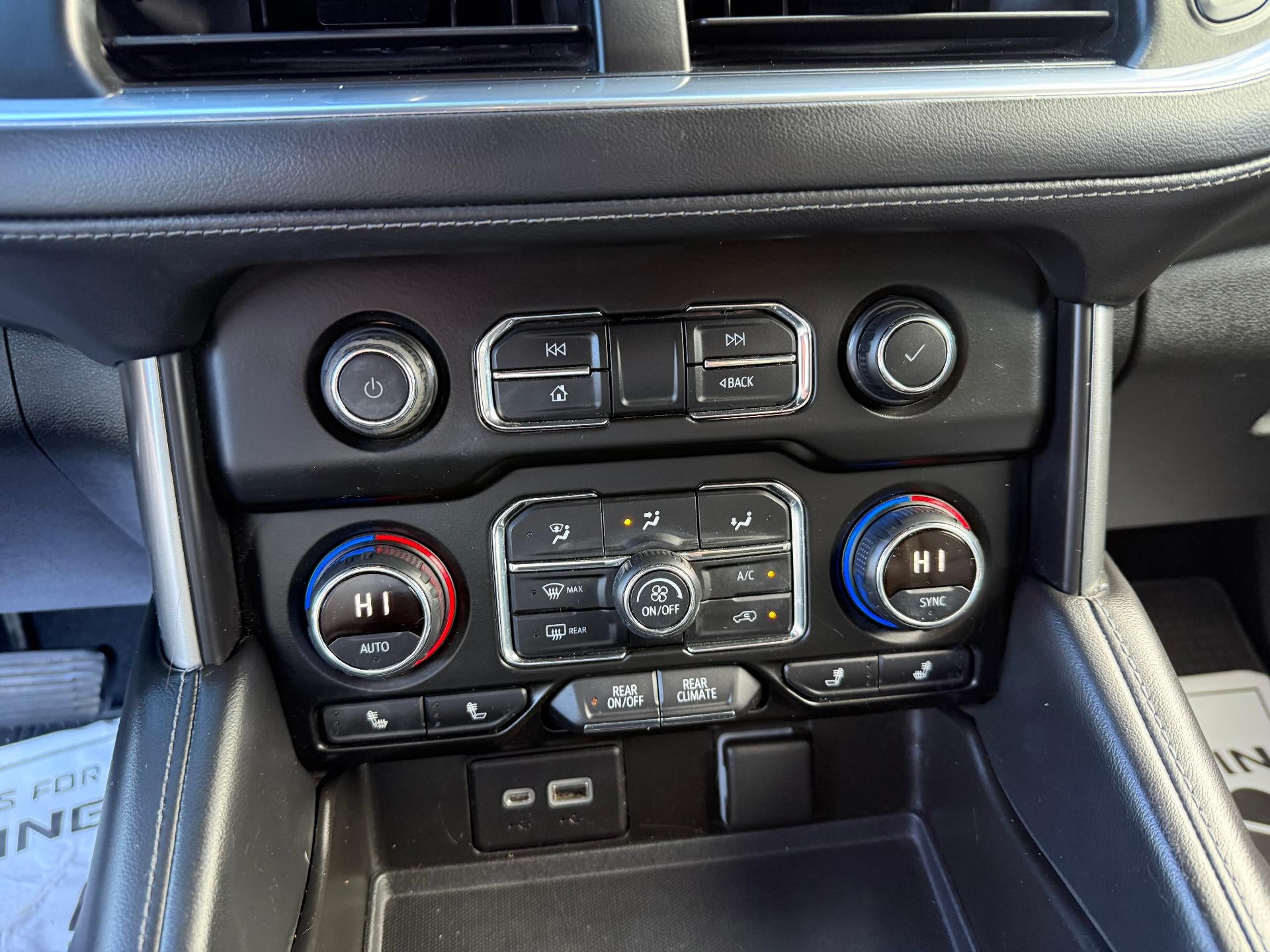 2021 Chevrolet Suburban LT - Photo 21