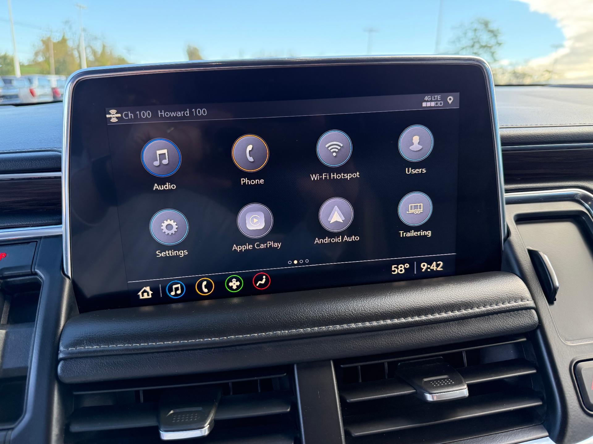 2021 Chevrolet Suburban LT - Photo 22