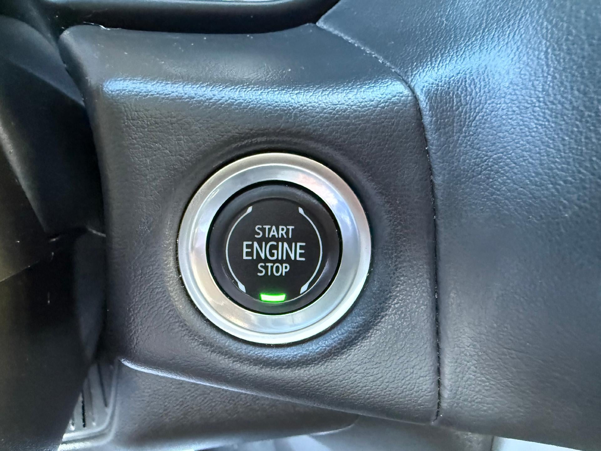 2021 Chevrolet Suburban LT - Photo 24