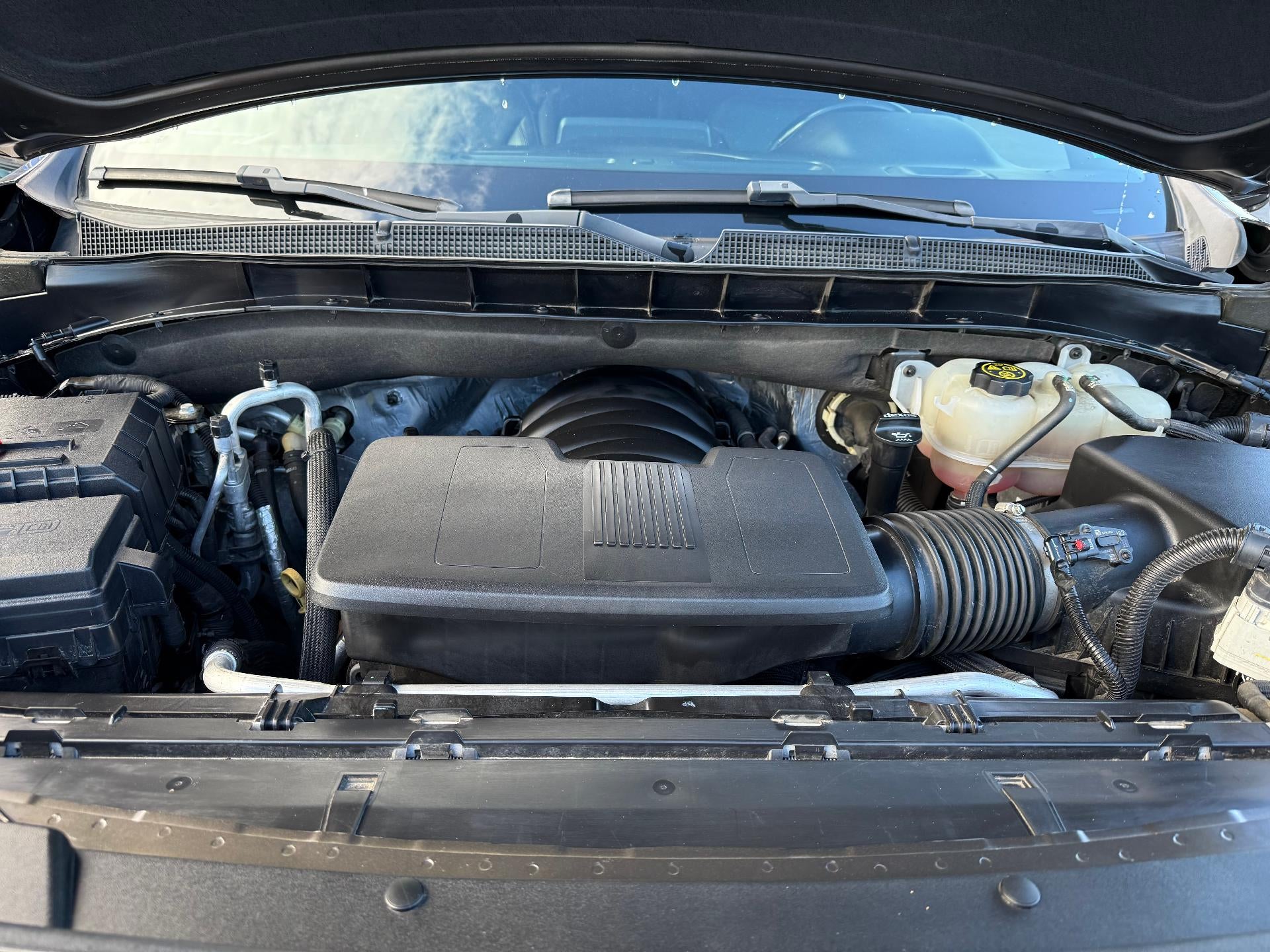 2021 Chevrolet Suburban LT - Photo 27