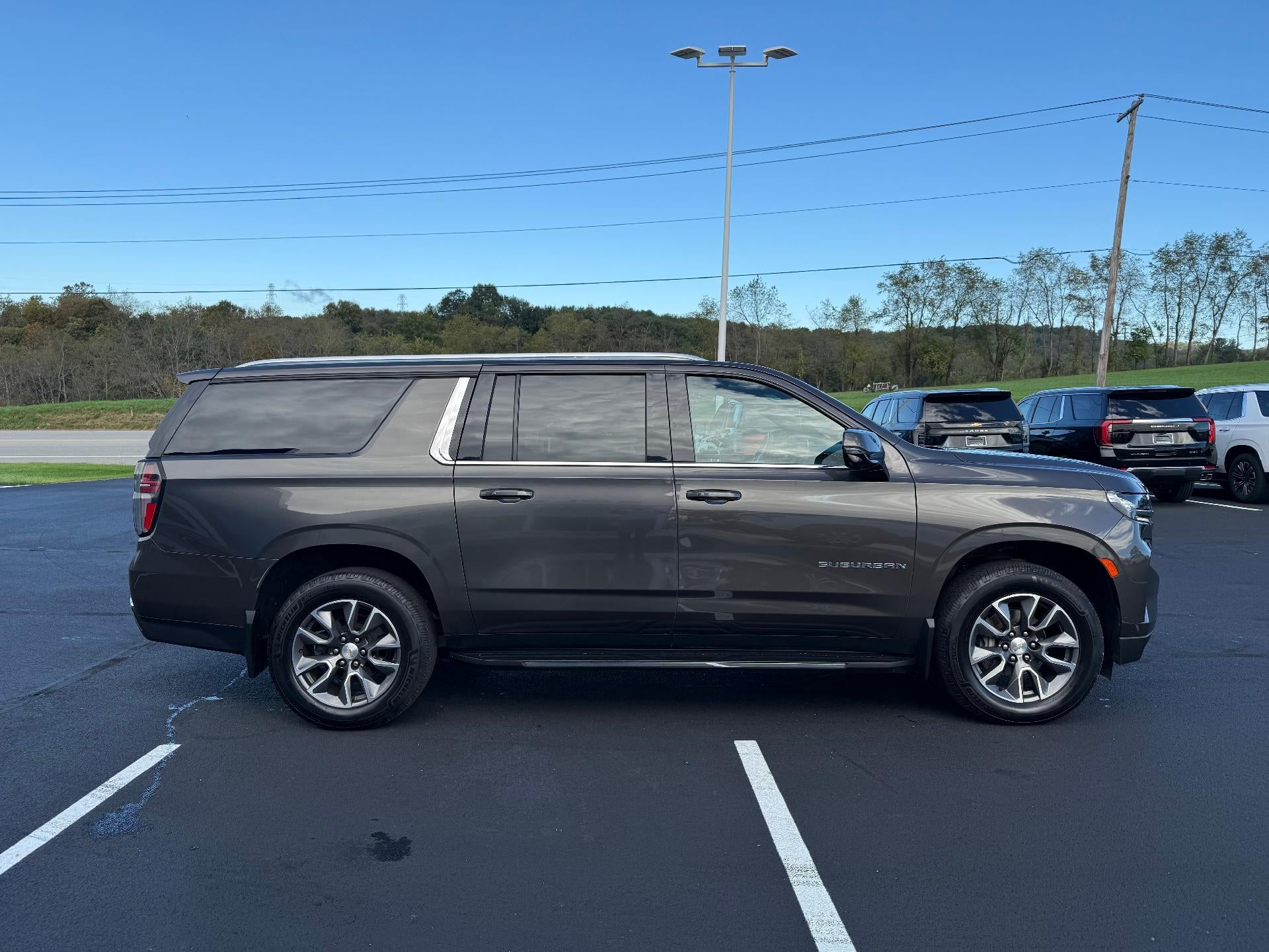 2021 Chevrolet Suburban LT - Photo 6