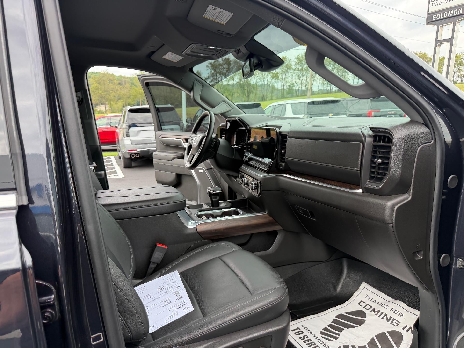 2025 GMC Sierra 1500 SLT