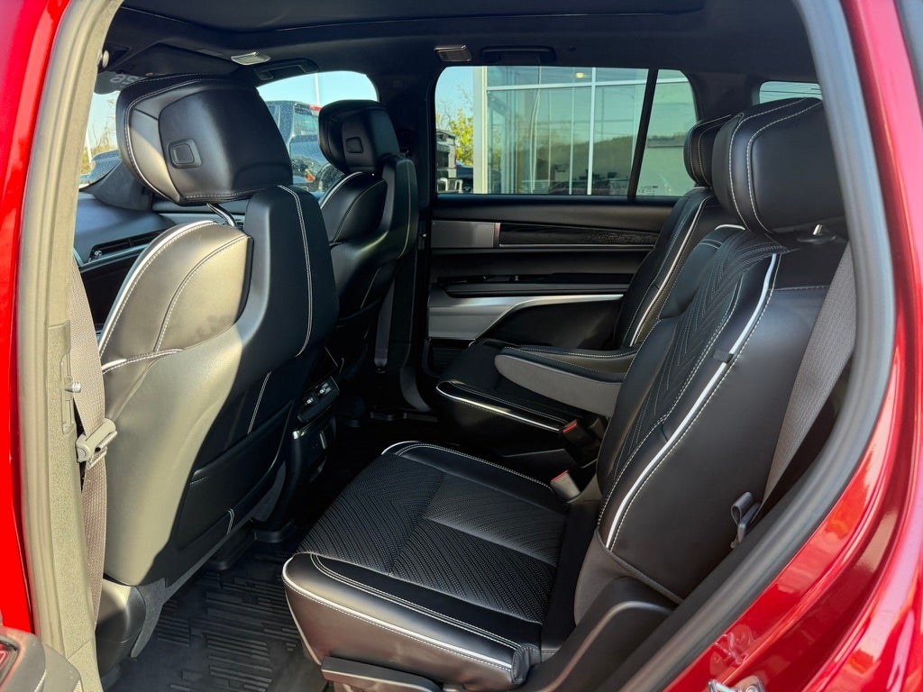 2026 Cadillac VISTIQ Platinum