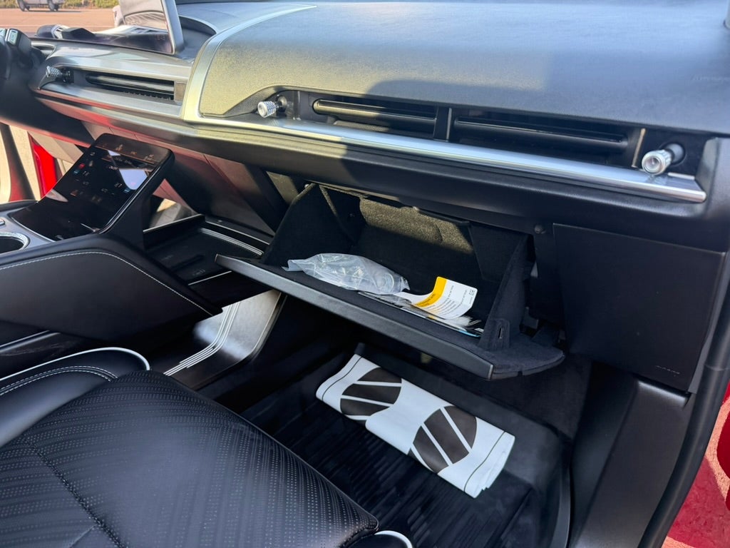 2026 Cadillac VISTIQ Platinum