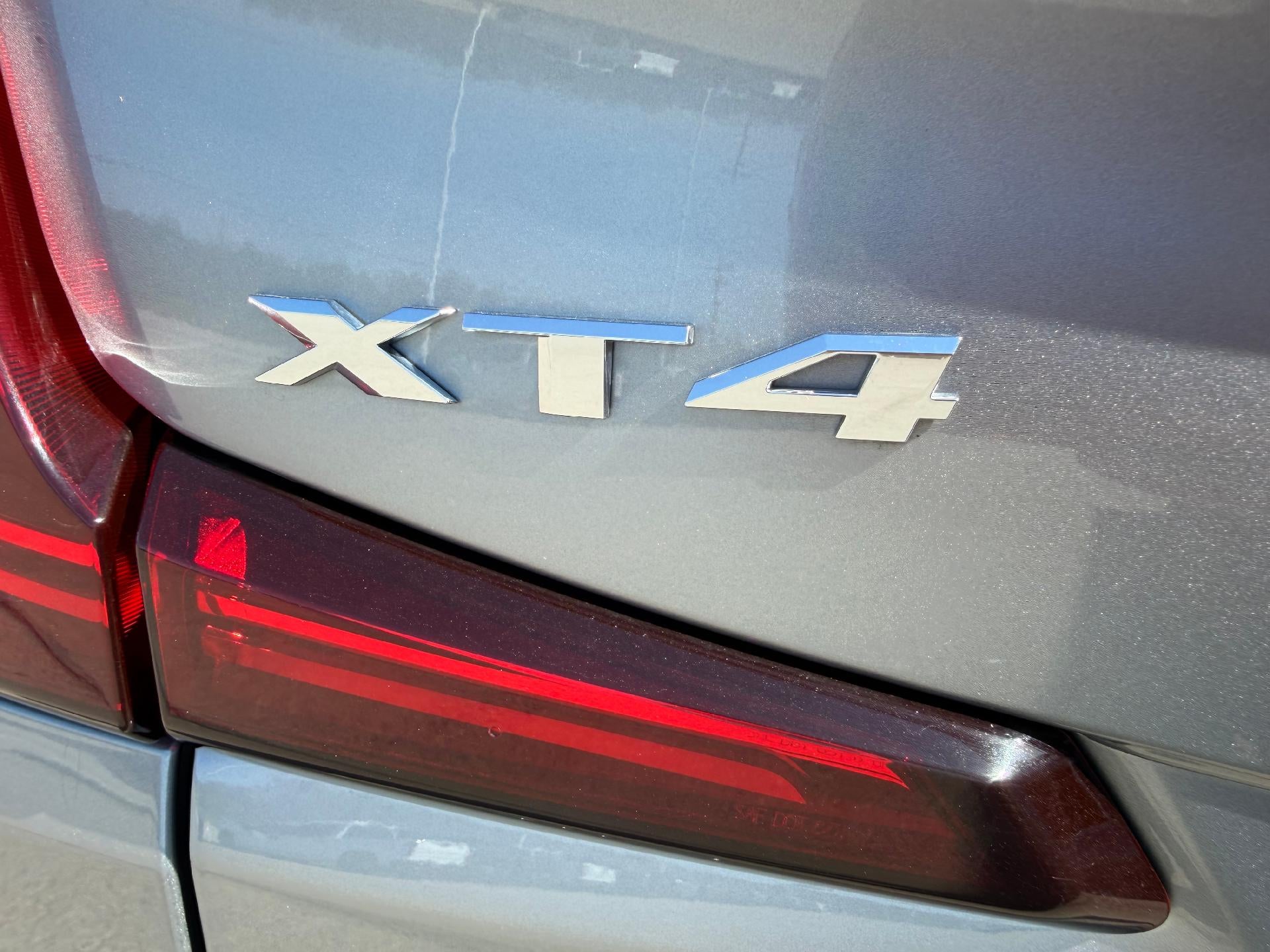 2025 Cadillac XT4 Premium Luxury