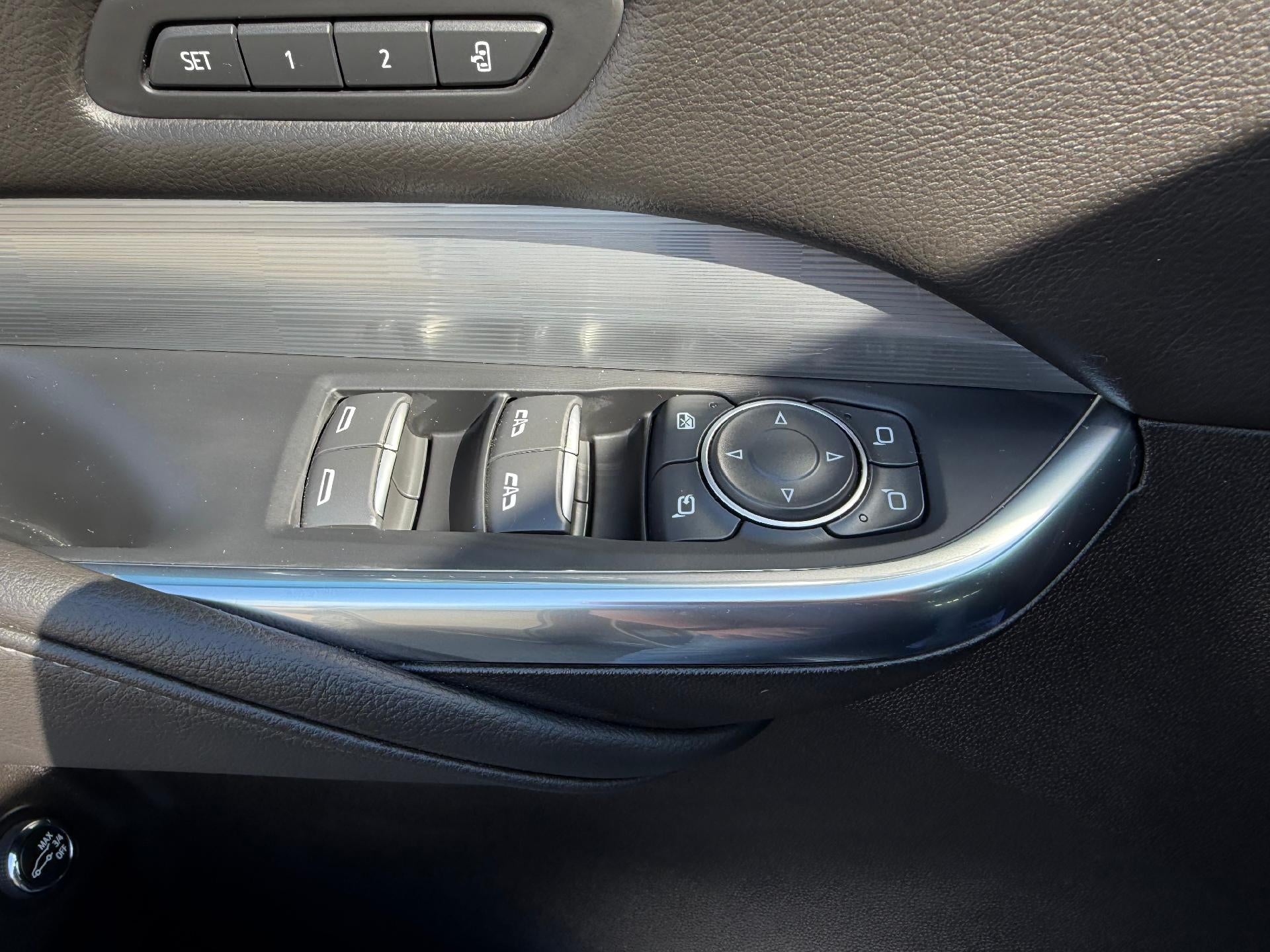 2025 Cadillac XT4 Premium Luxury