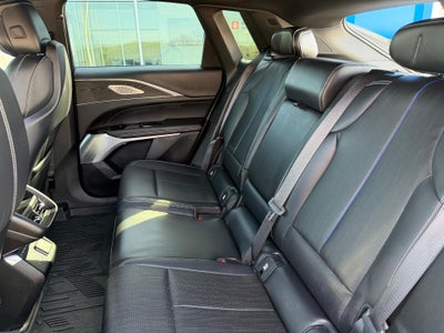 2024 Cadillac LYRIQ Luxury 2