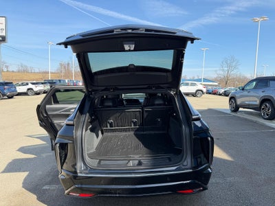 2024 Cadillac LYRIQ Luxury 2